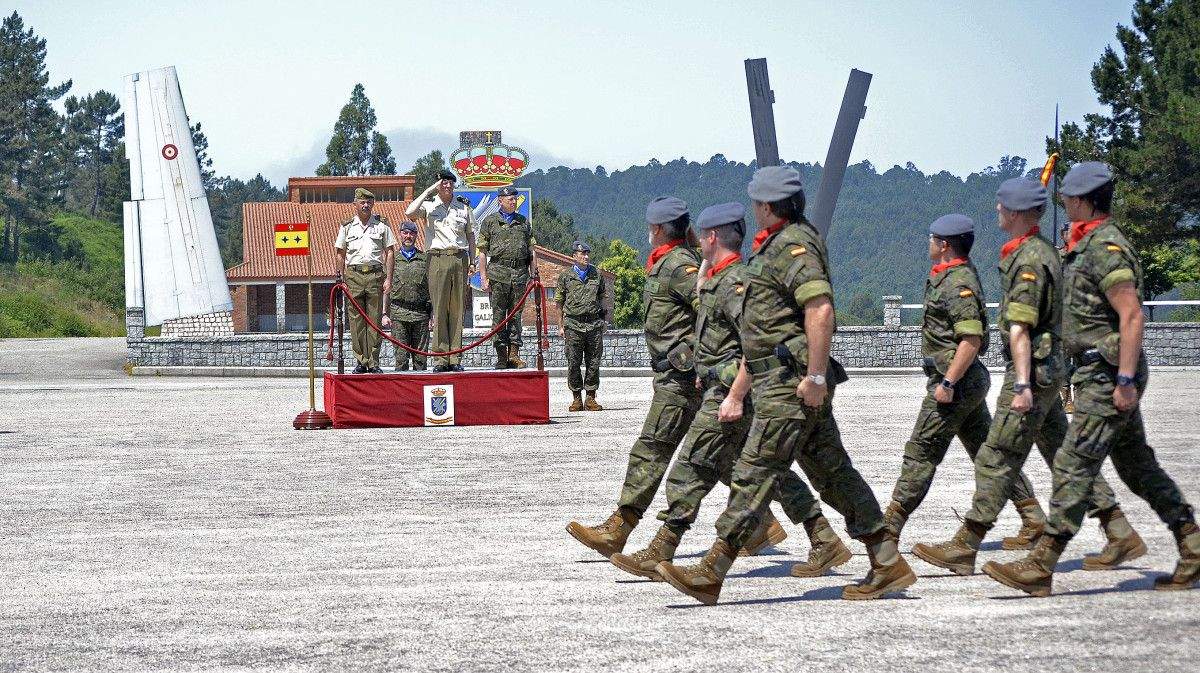 Parada militar por el 49 aniversario de la Brilat en la base General Morillo
