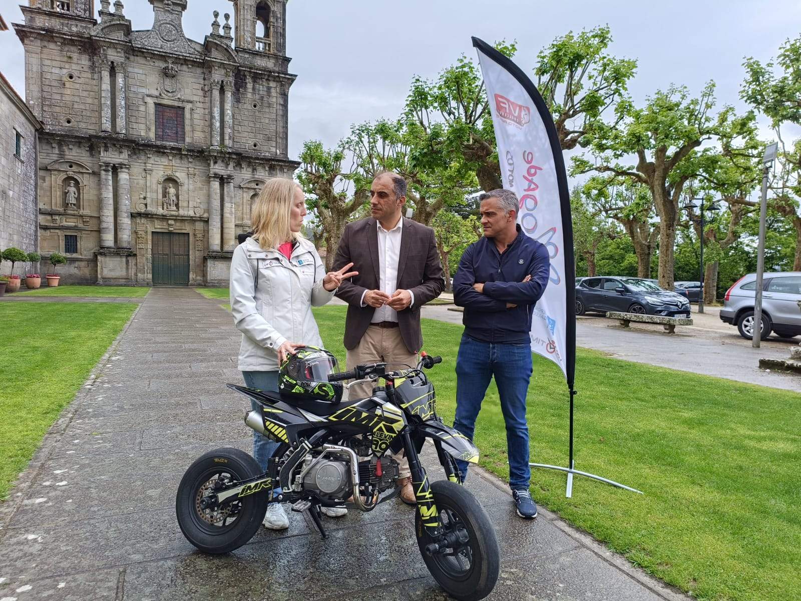 Presentación de la iniciativa 'Xogade coas motos' en Poio