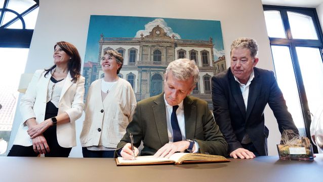 Visita institucional de Alfonso Rueda a la casa consistorial de Pontevedra