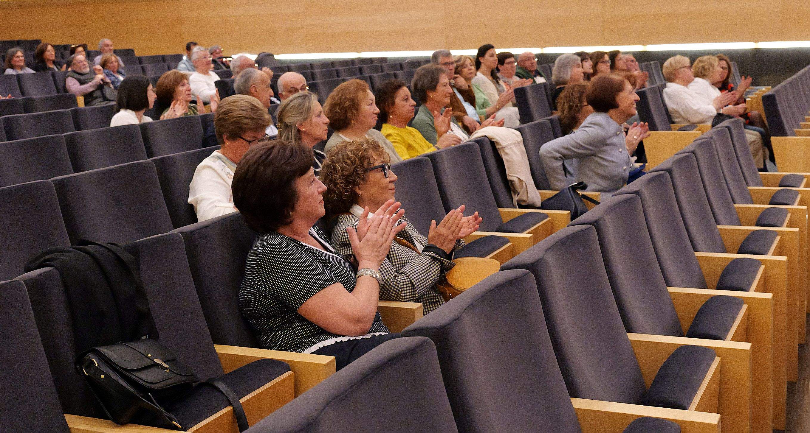 Homenaxe a profesionais sanitarios xubilados en 2024 Homenaxe a profesionais sanitarios xubilados en 2024