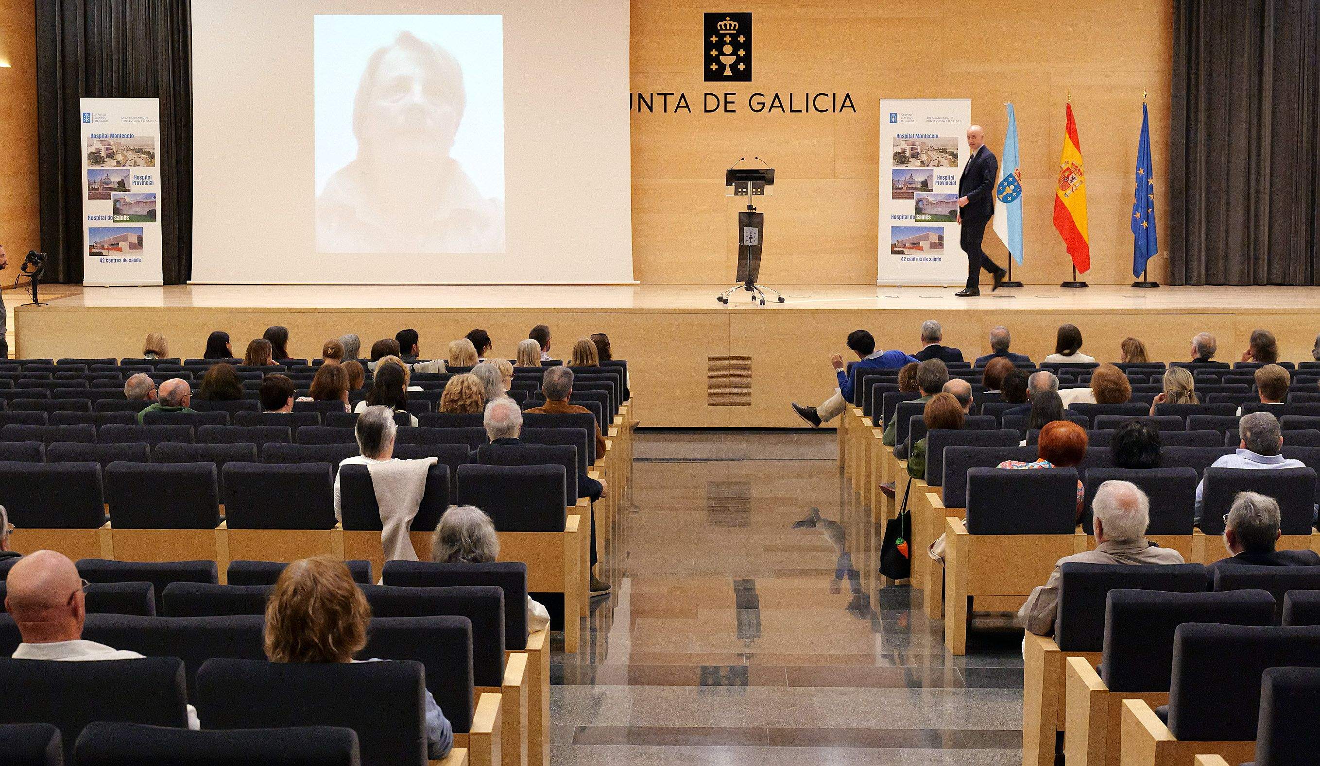Homenaxe a profesionais sanitarios xubilados en 2024 Homenaxe a profesionais sanitarios xubilados en 2024