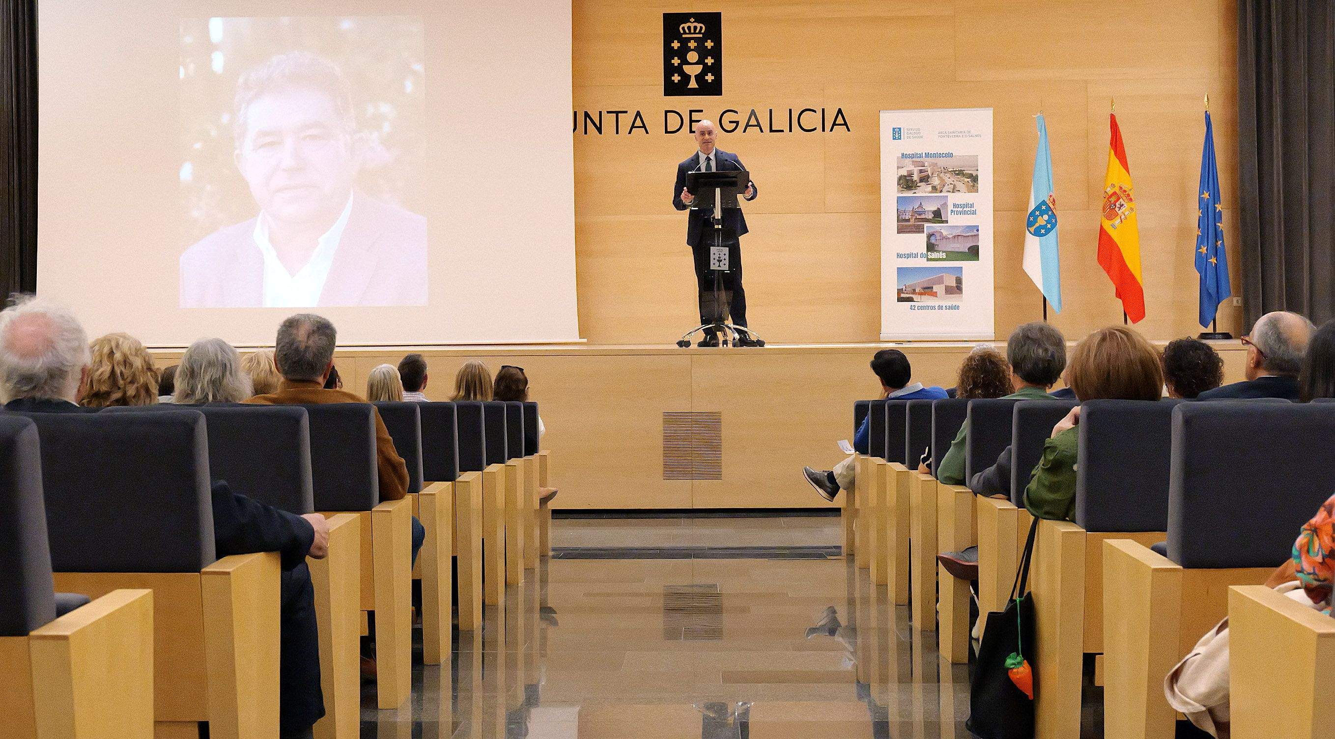 Homenaxe a profesionais sanitarios xubilados en 2024 Homenaxe a profesionais sanitarios xubilados en 2024