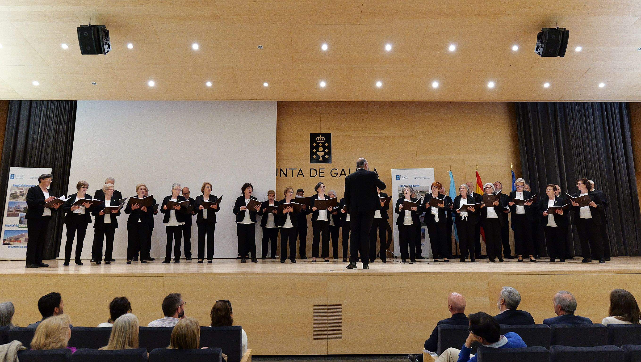 Homenaxe a profesionais sanitarios xubilados en 2024 Homenaxe a profesionais sanitarios xubilados en 2024