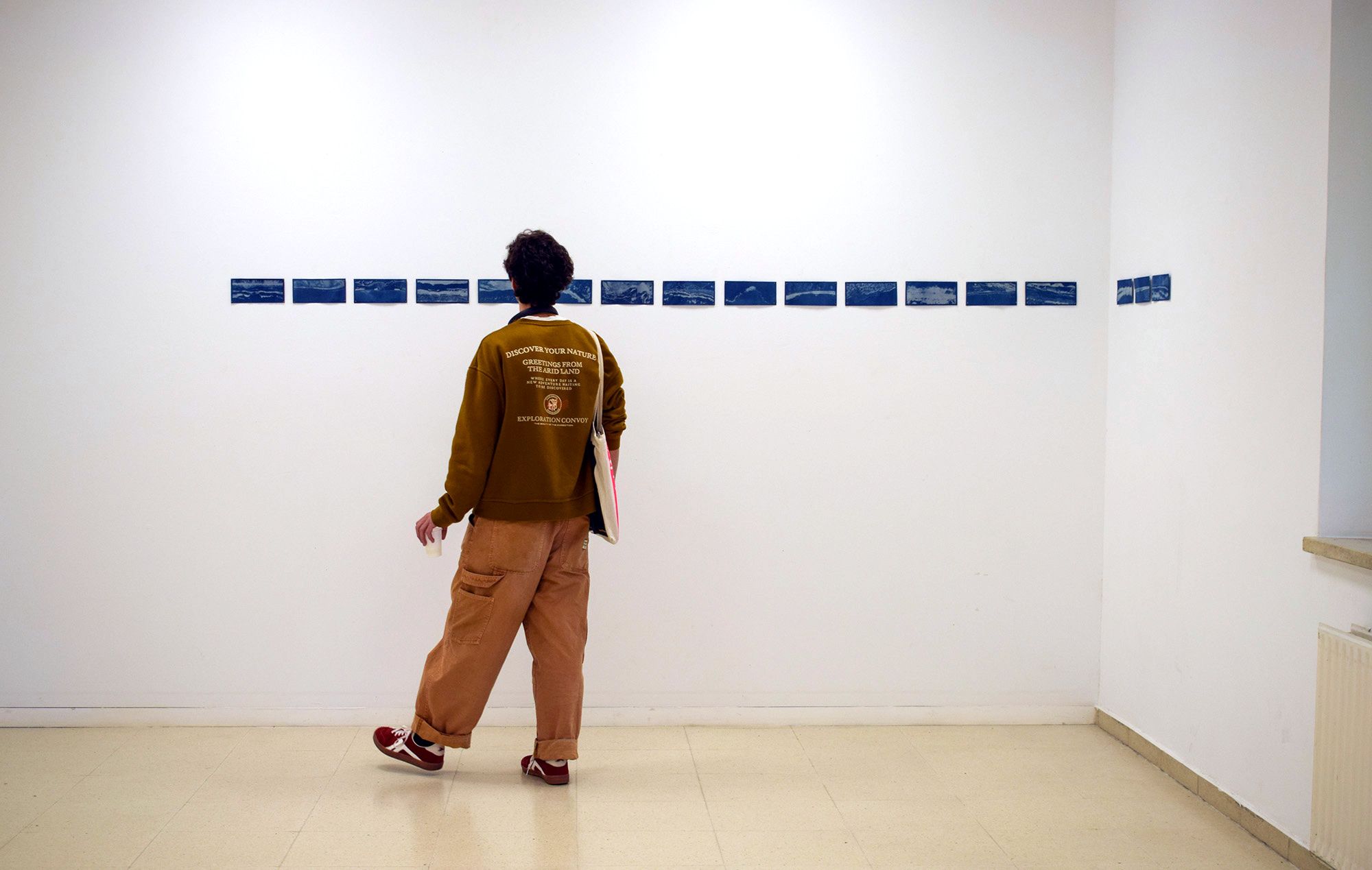 Visitante na mostra Dentro de una maleta