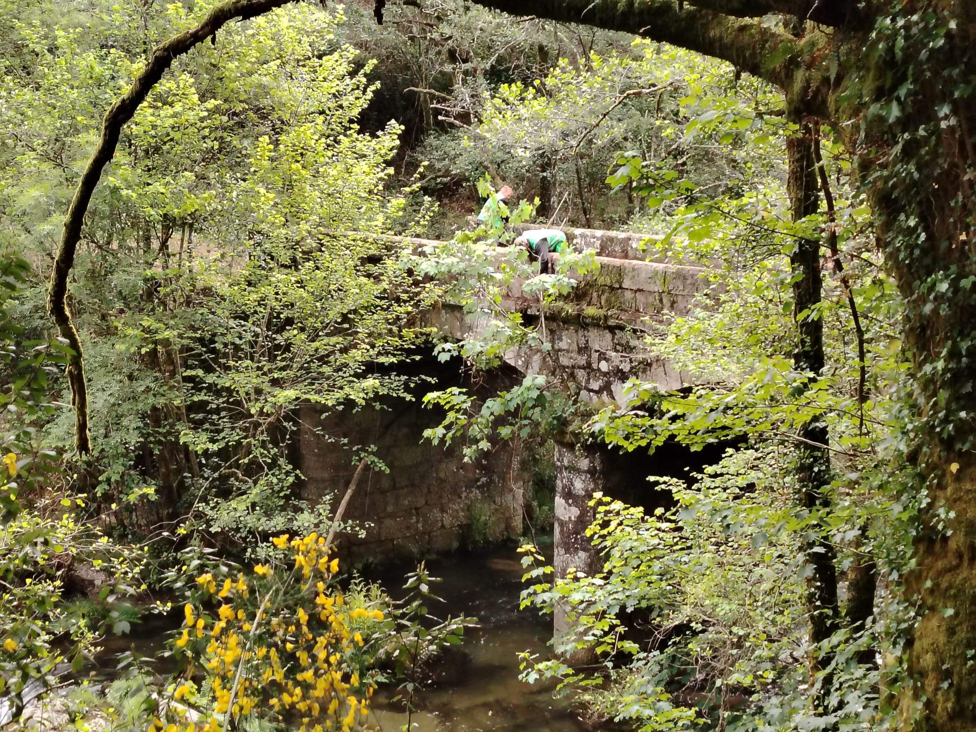 Limpeza reivindicativa da ponte de Arén Limpeza reivindicativa da ponte de Arén