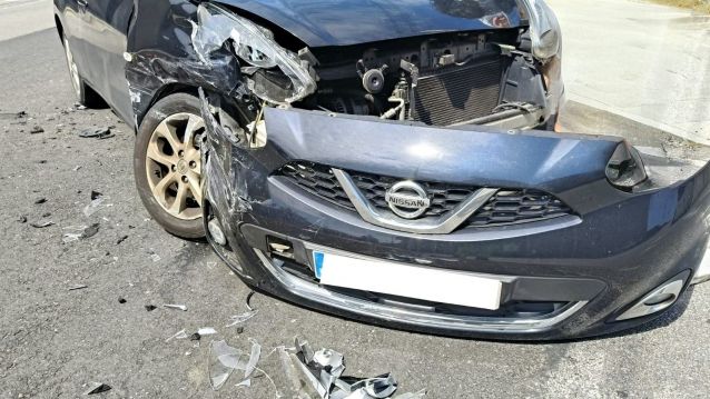 Un dos vehículos accidentados en Cambados