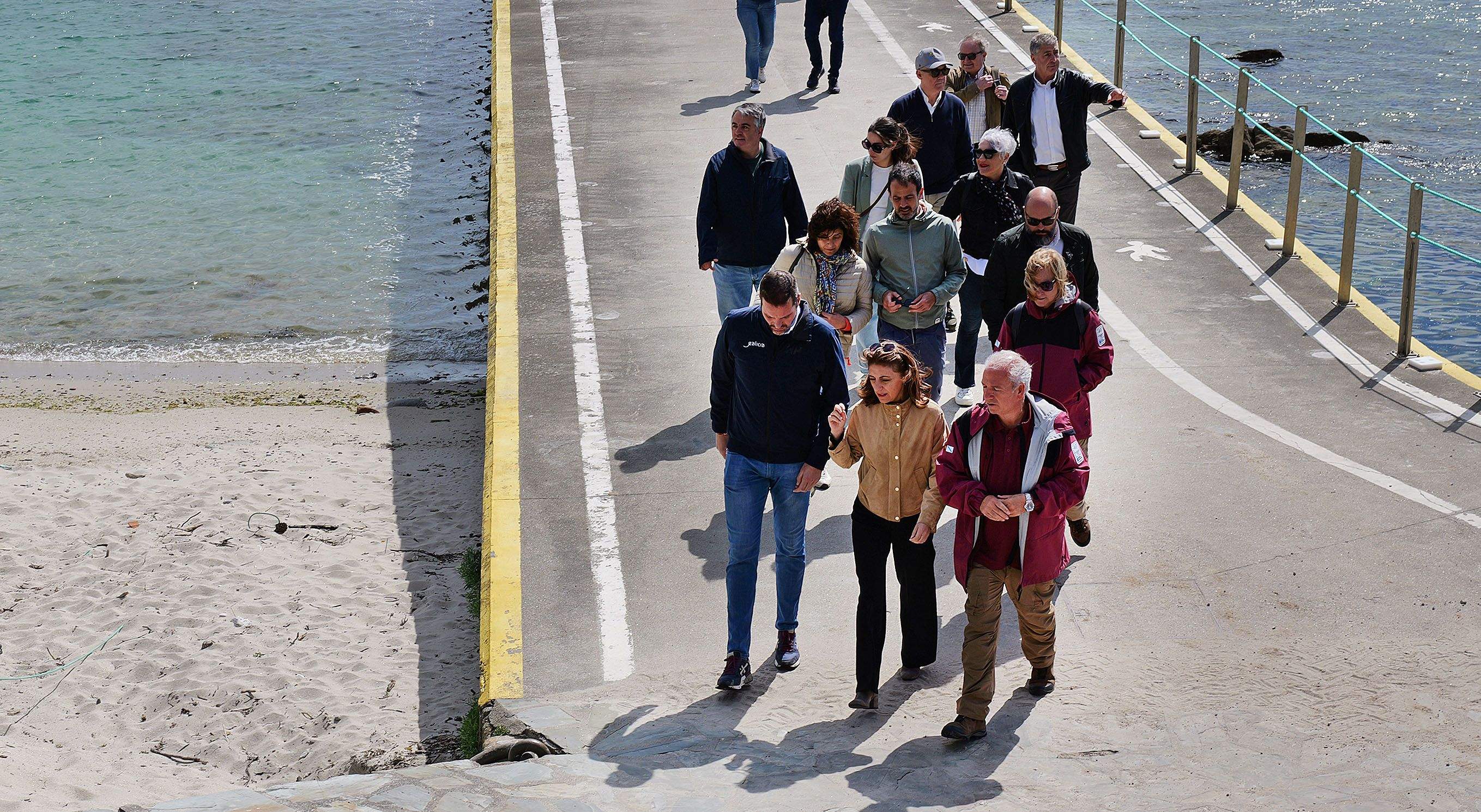 Visita de los conselleiros Ángeles Vázquez y José López a Ons Visita de los conselleiros Ángeles Vázquez y José López a Ons