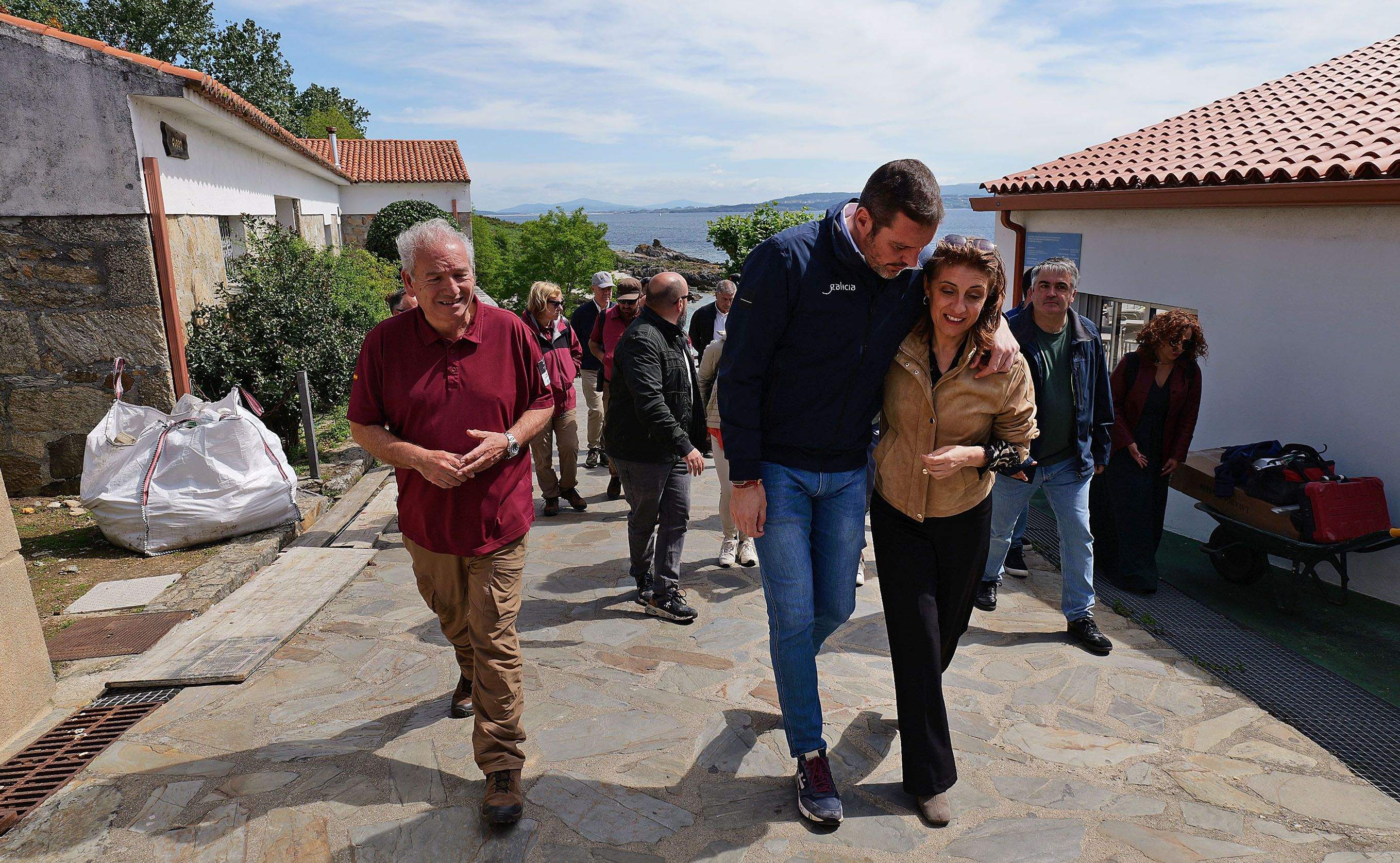 Visita de los conselleiros Ángeles Vázquez y José López a Ons Visita de los conselleiros Ángeles Vázquez y José López a Ons