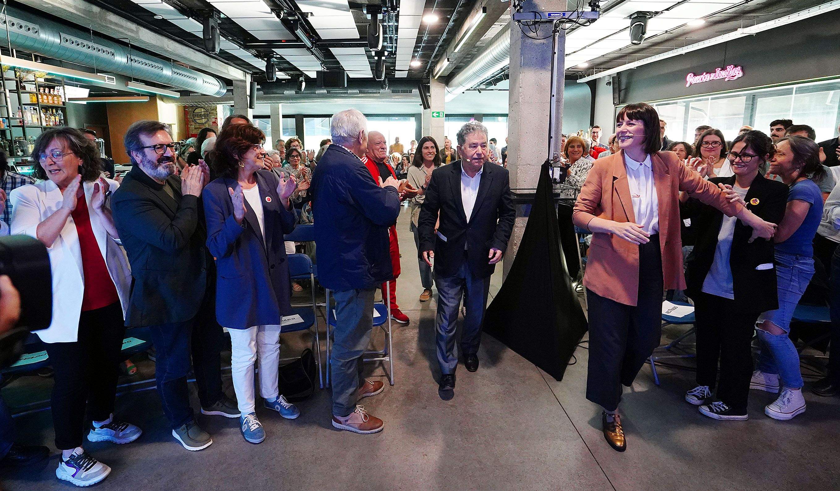 El BNG celebra su acto de mitad de mandato con el lema 'Nova enerxía, máis futuro' El BNG celebra su acto de mitad de mandato con el lema 'Nova enerxía, máis futuro'