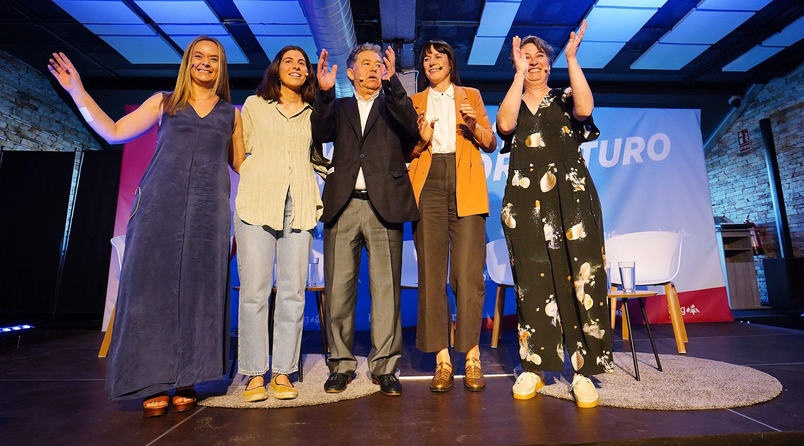 El BNG celebra su acto de mitad de mandato con el lema 'Nova enerxía, máis futuro' El BNG celebra su acto de mitad de mandato con el lema 'Nova enerxía, máis futuro'