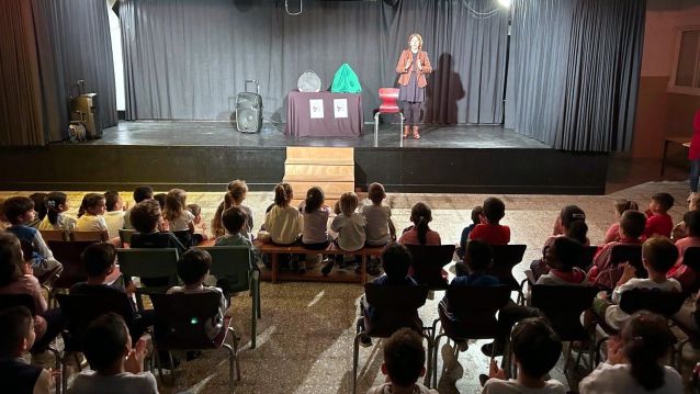 Raquel Queizás durante una actuación