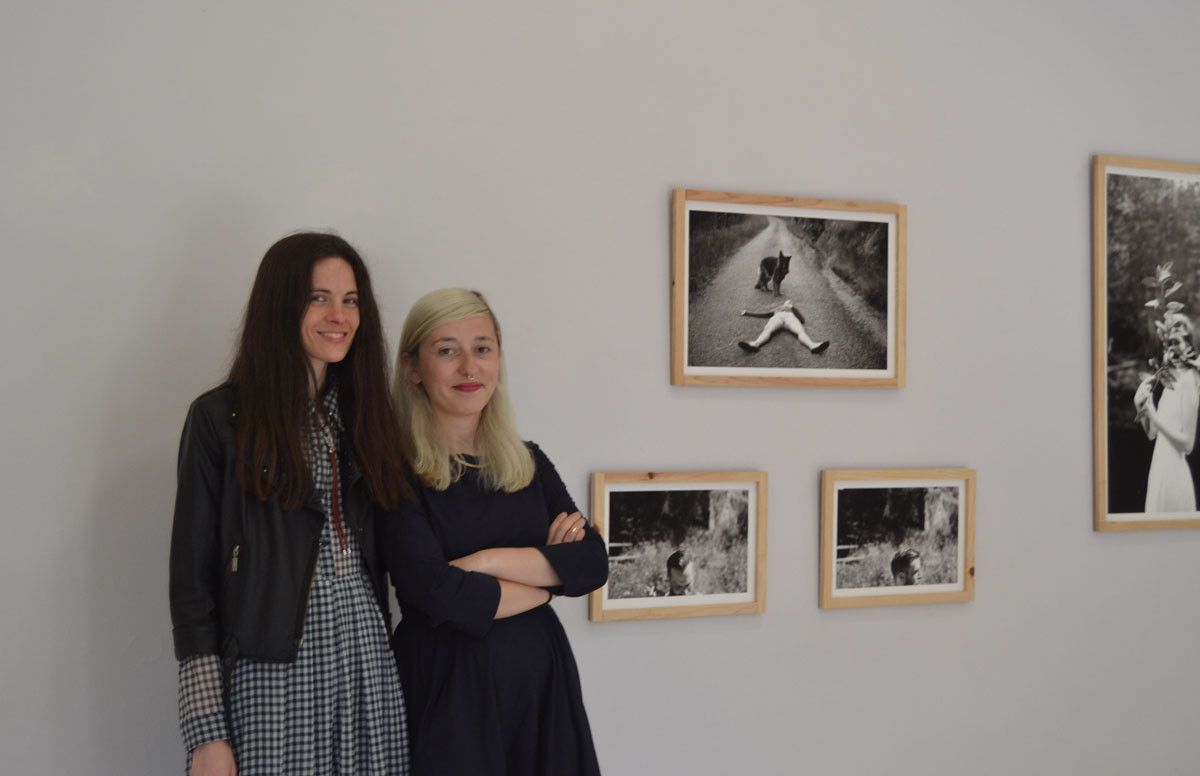 Marta Cerviño e Maya Kapouski, na súa exposición na Sala X
