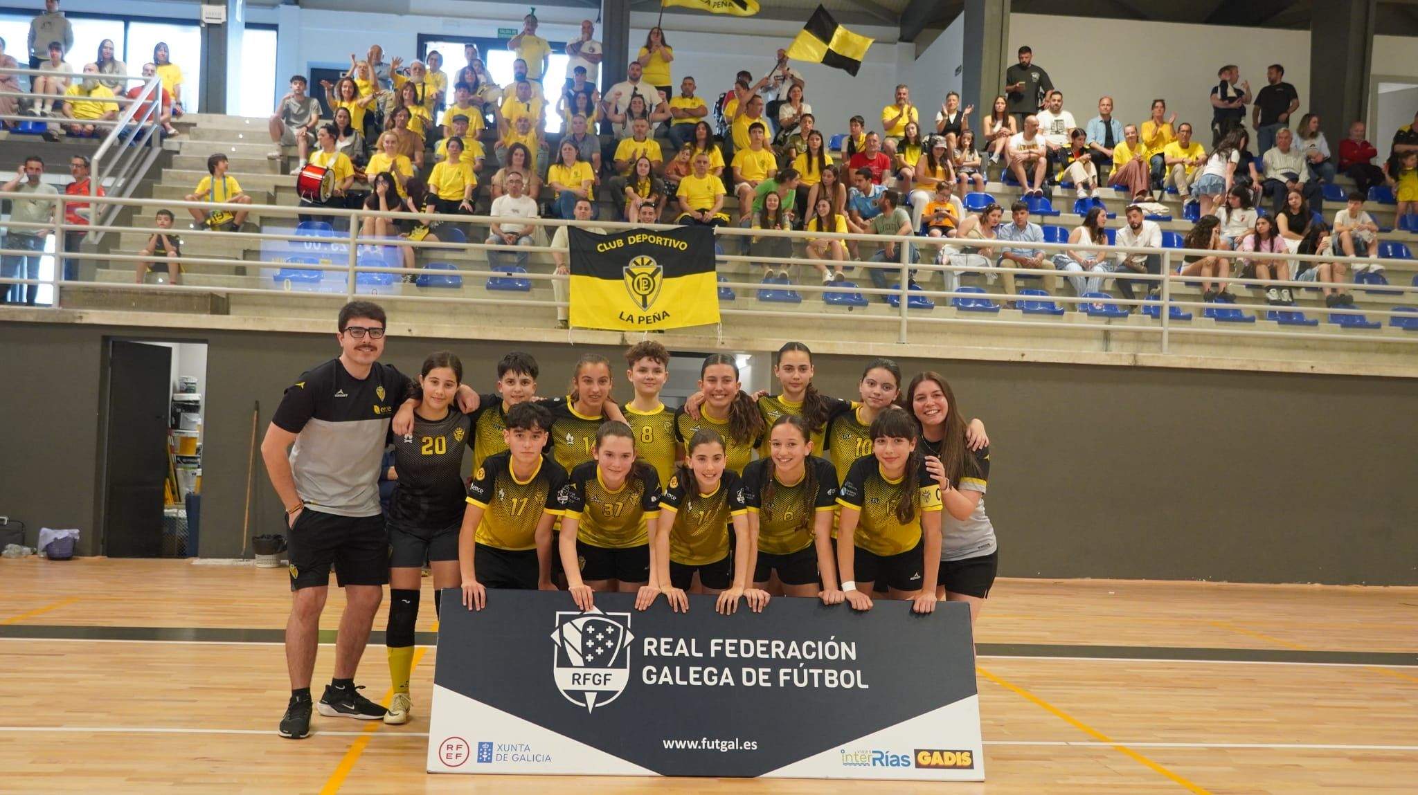 Equipo infantil femenino do Club Deportivo La Peña