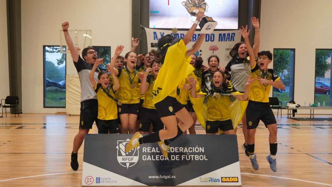 Equipo infantil femenino do Club Deportivo La Peña