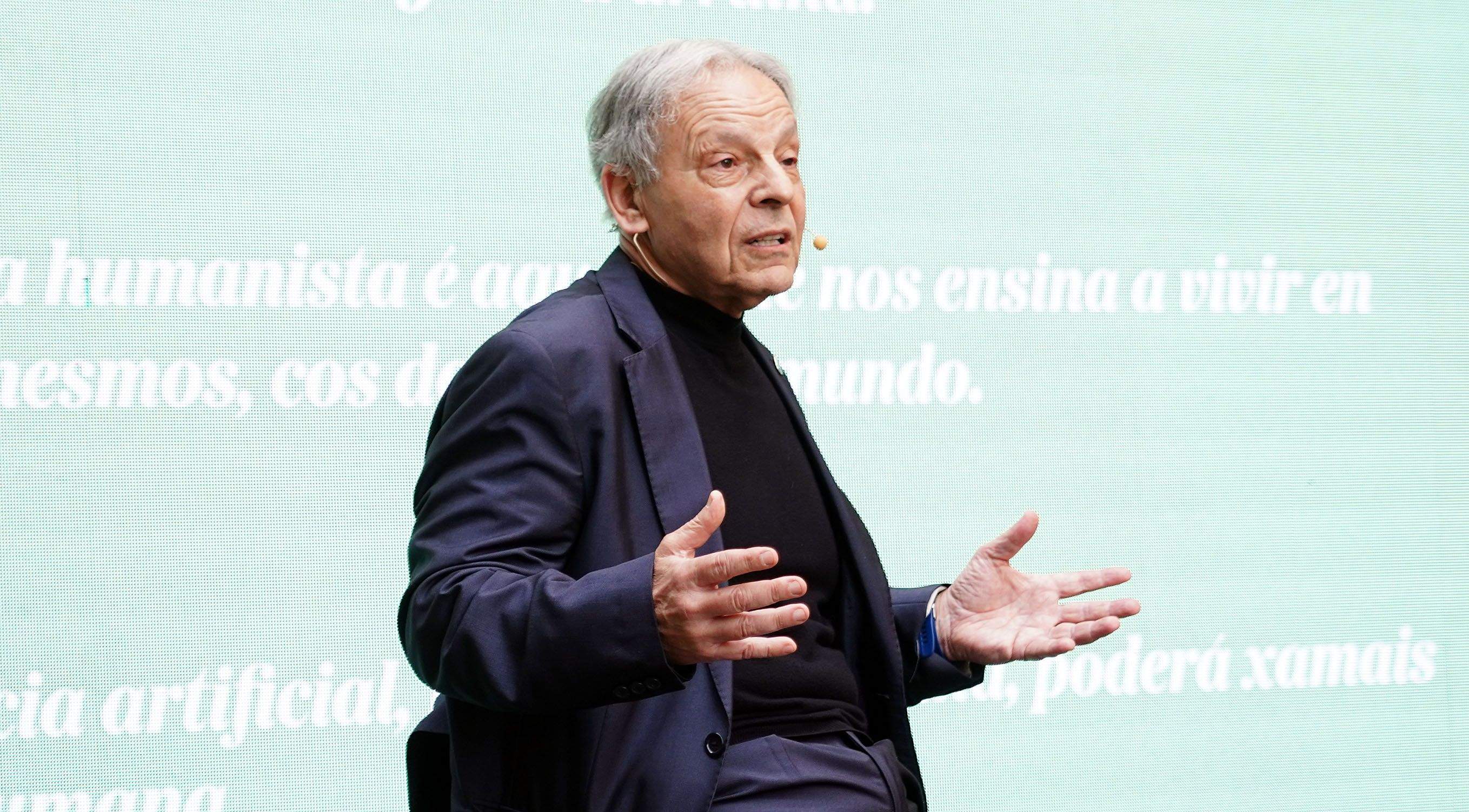 Presentación do programa da Bienal de Arte