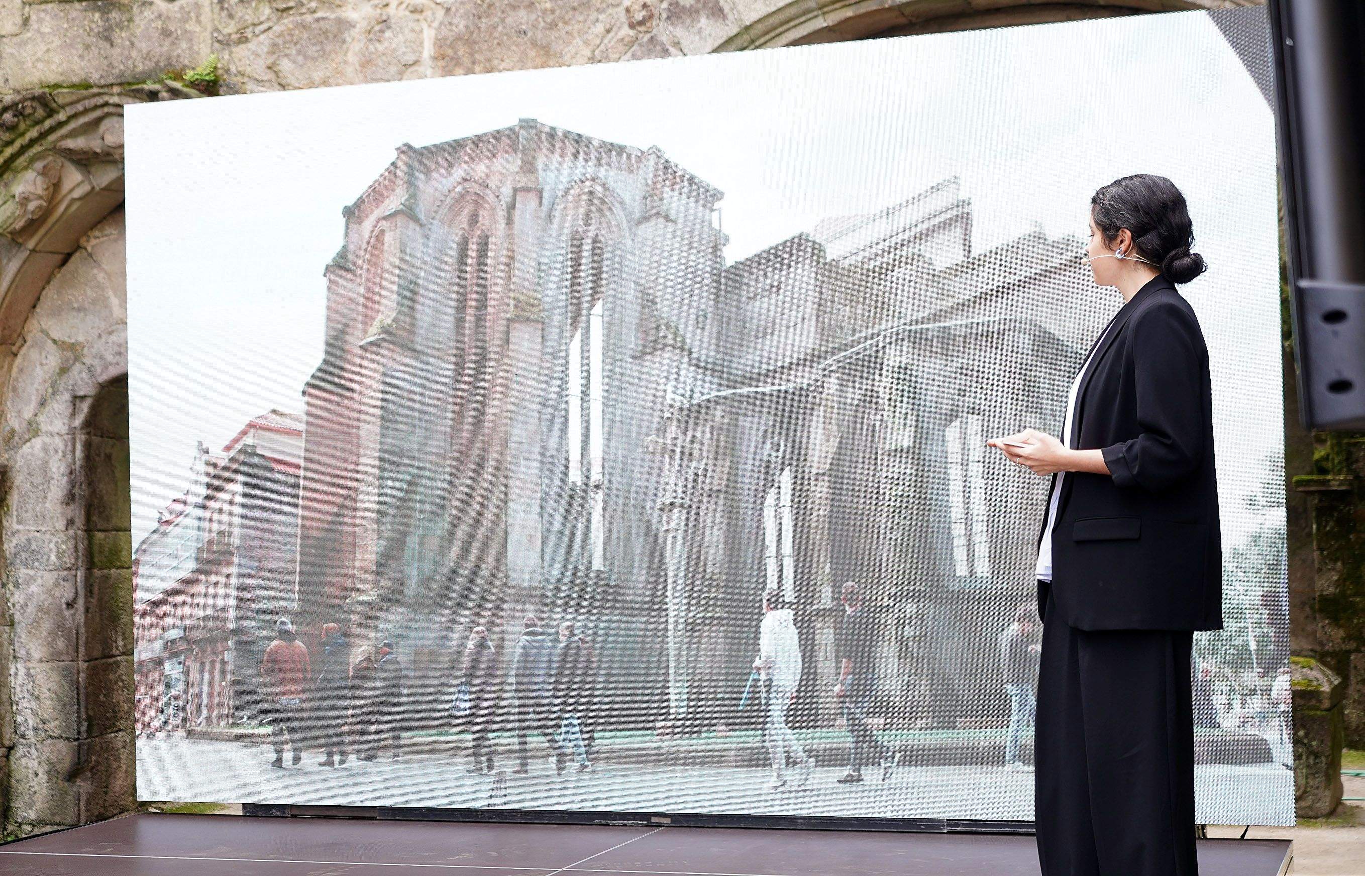 Presentación do programa da Bienal de Arte