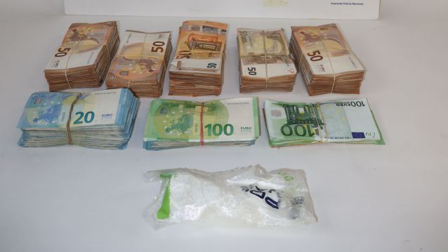 Diñeiro e droga intervida pola Policía Nacional Diñeiro e droga intervida pola Policía Nacional