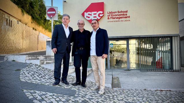 O alcalde de Pontevedra con Carlos Moreno e Gustavo Bolívar O alcalde de Pontevedra con Carlos Moreno e Gustavo Bolívar