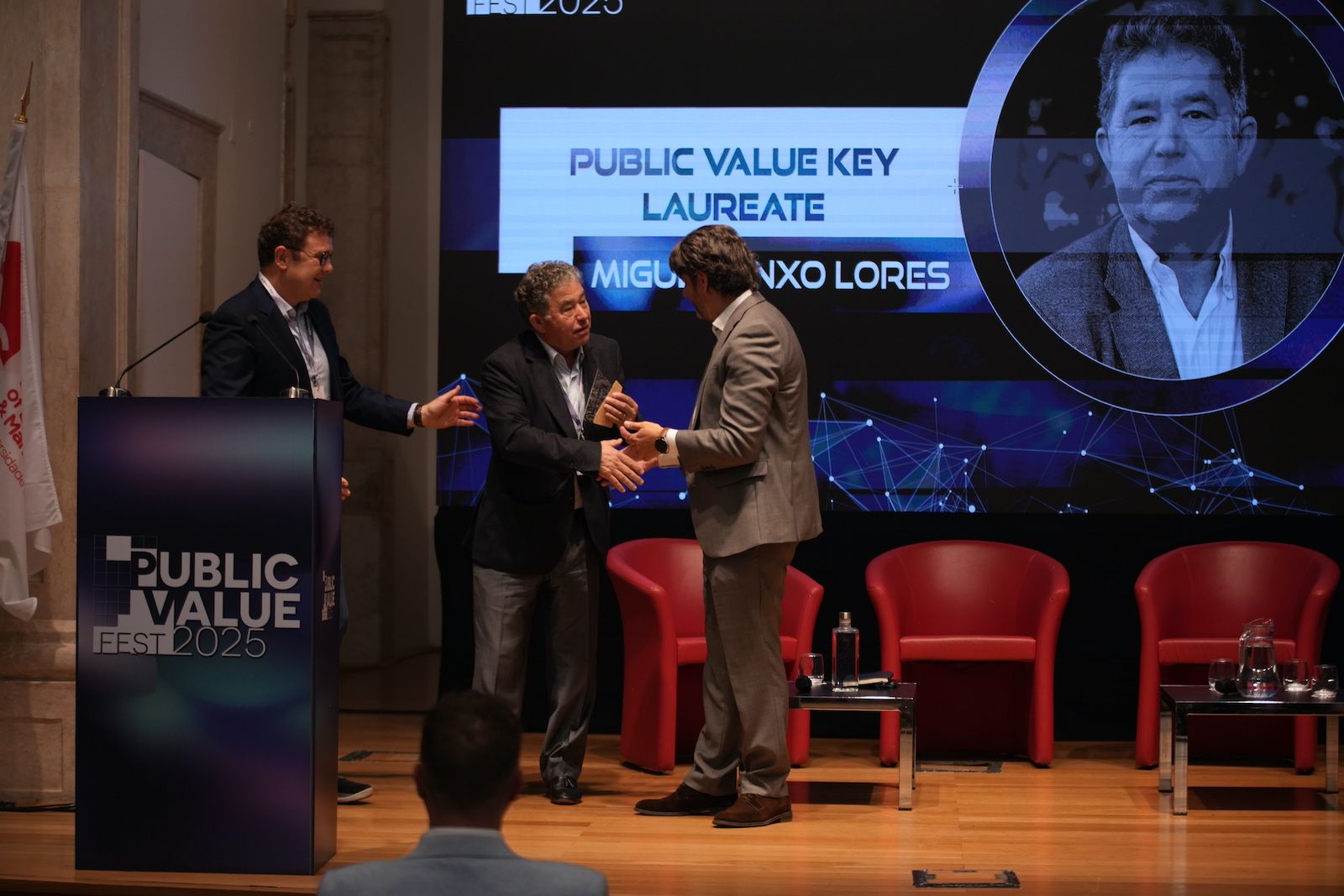 Pontevedra recibe en Lisboa la 'Chave do valor público'