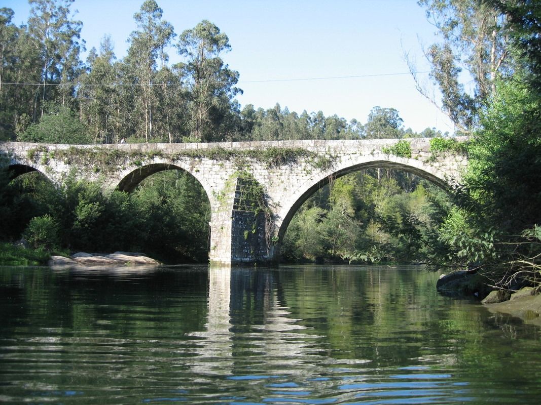 Puente medieval de Comboa