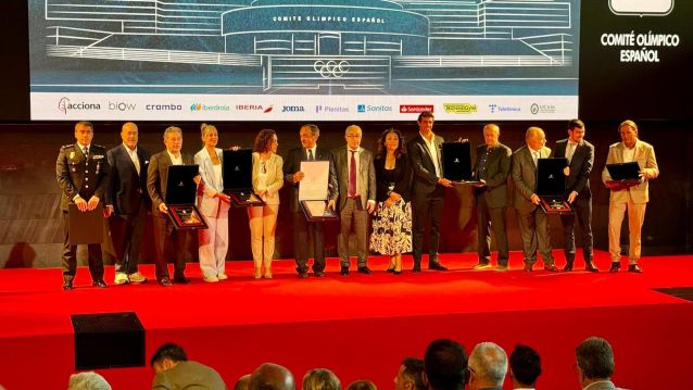 Acto de entrega de las placas olímpicas del COE