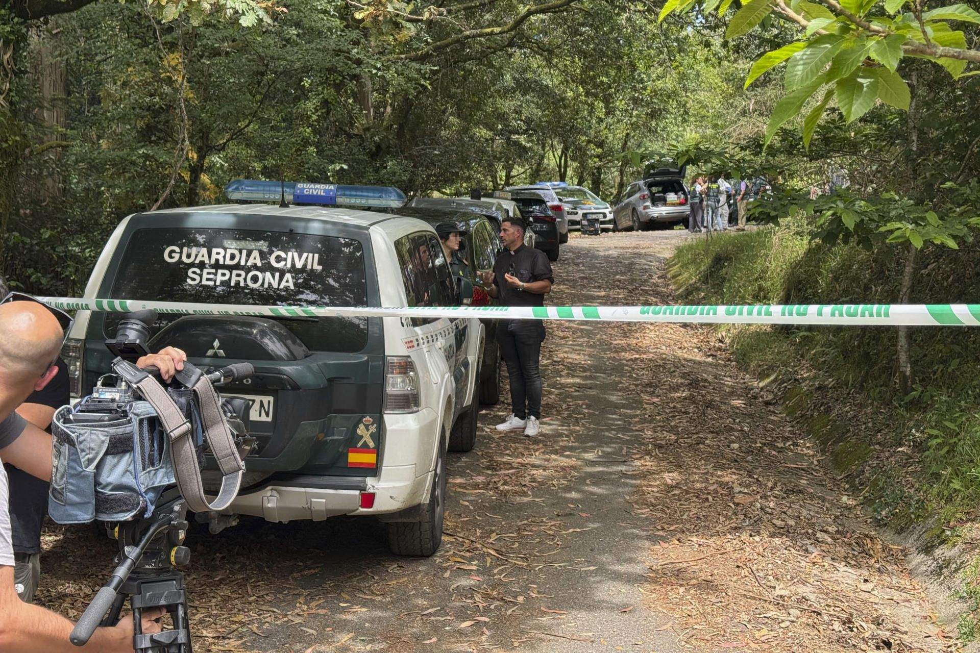 La Guardia Civil investiga el hallazgo de dos cadáveres dentro de un coche calcinado en Campo Lameiro