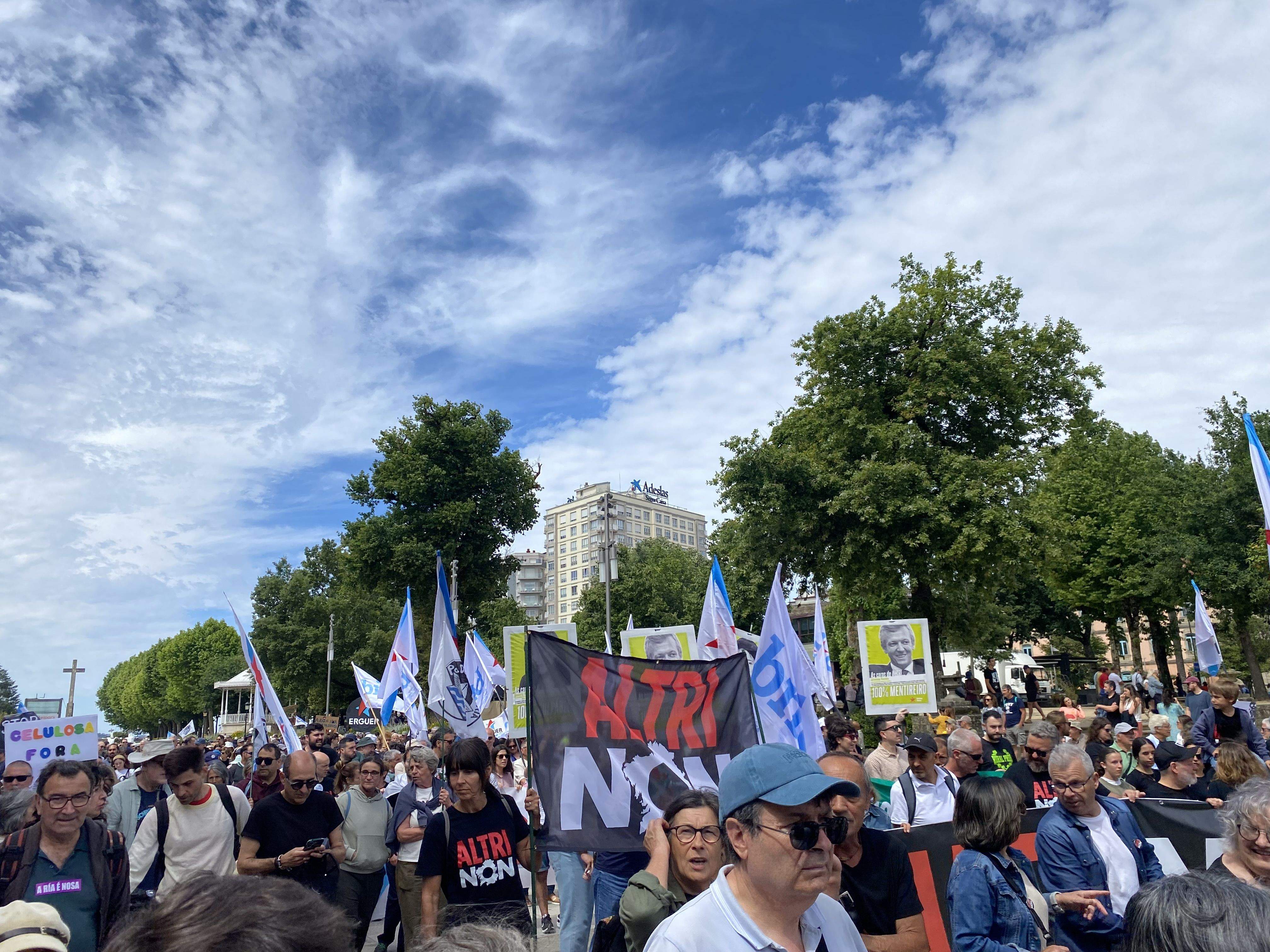 Marcha contra las celulosas de ENCE y ALTRI