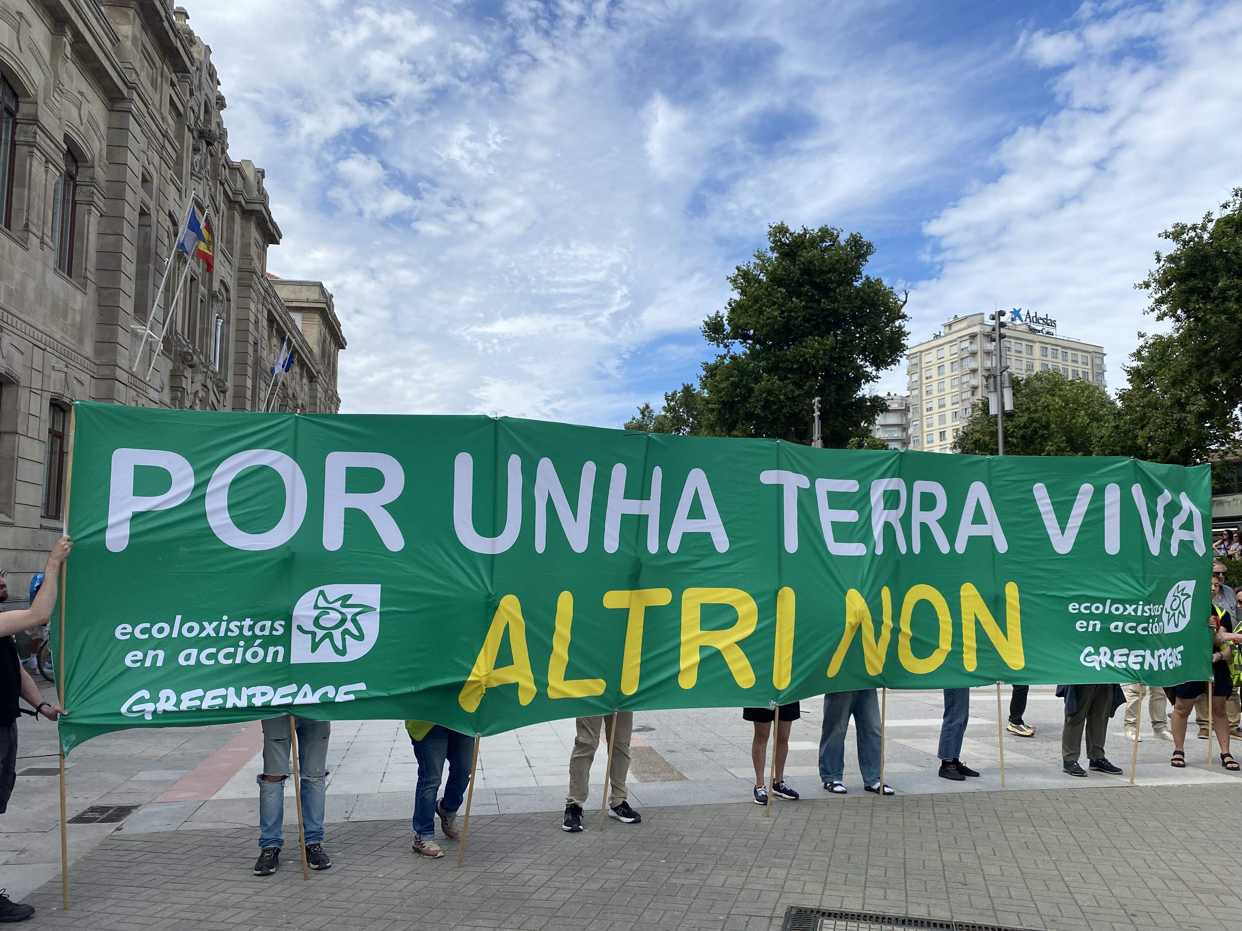 Marcha contra las celulosas de ENCE y ALTRI