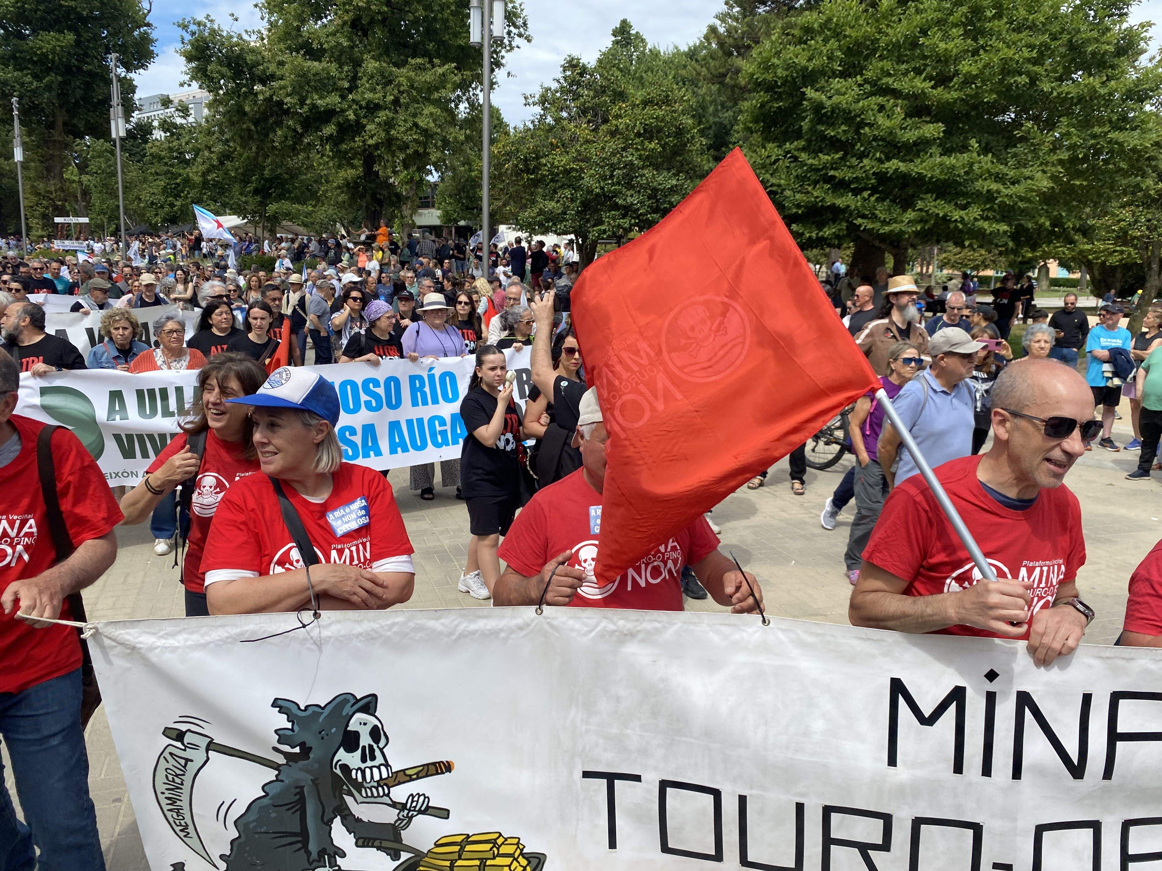 Marcha contra las celulosas de ENCE y ALTRI