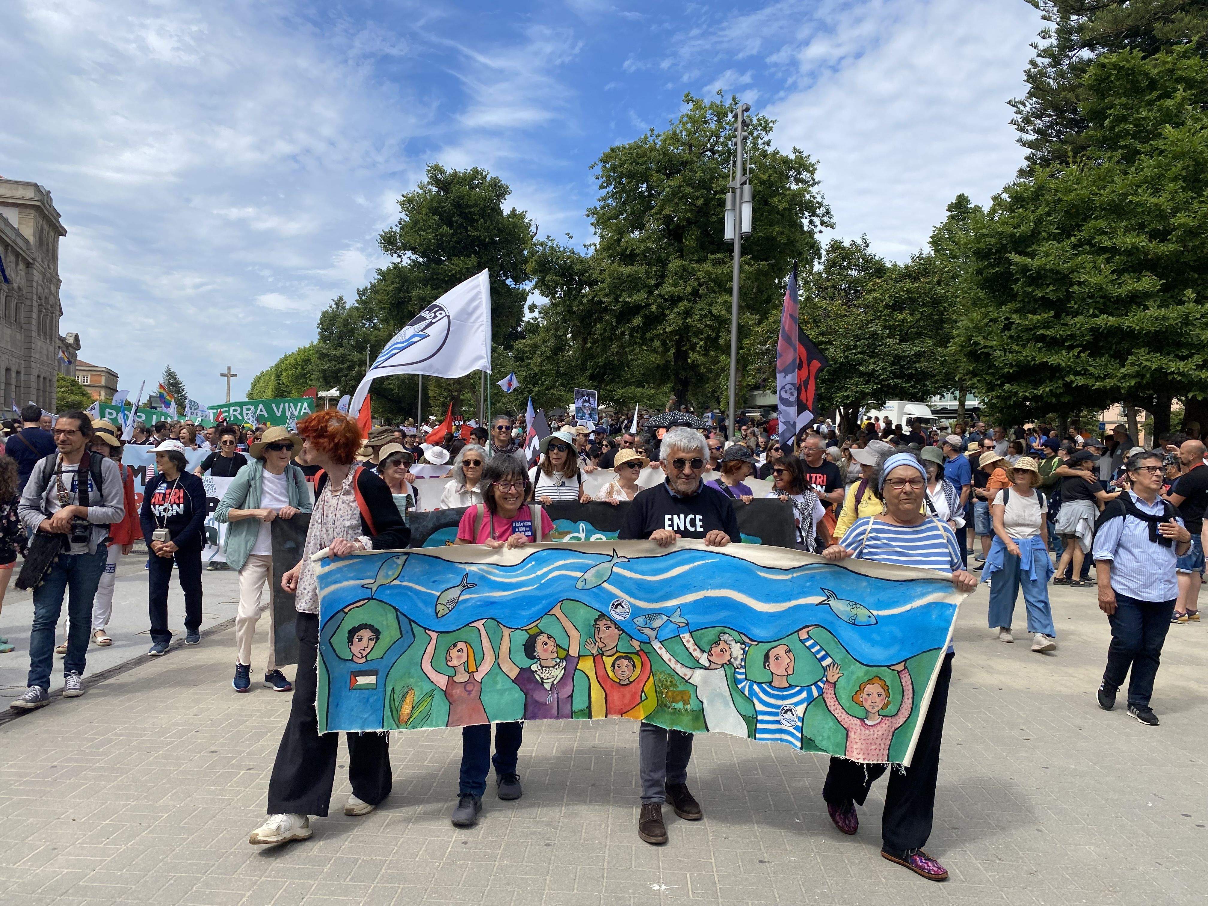 Marcha contra las celulosas de ENCE y ALTRI