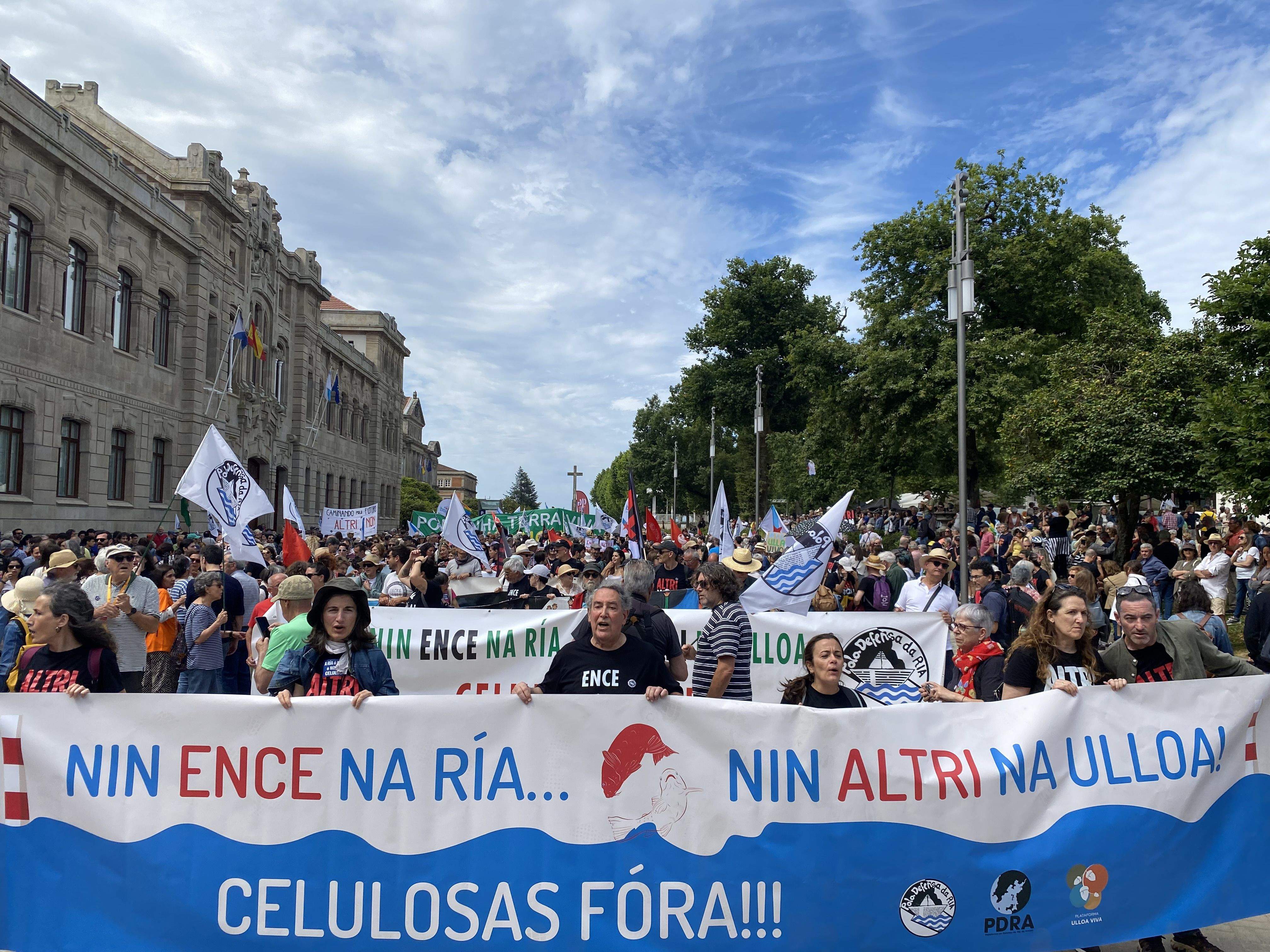 Marcha contra las celulosas de ENCE y ALTRI