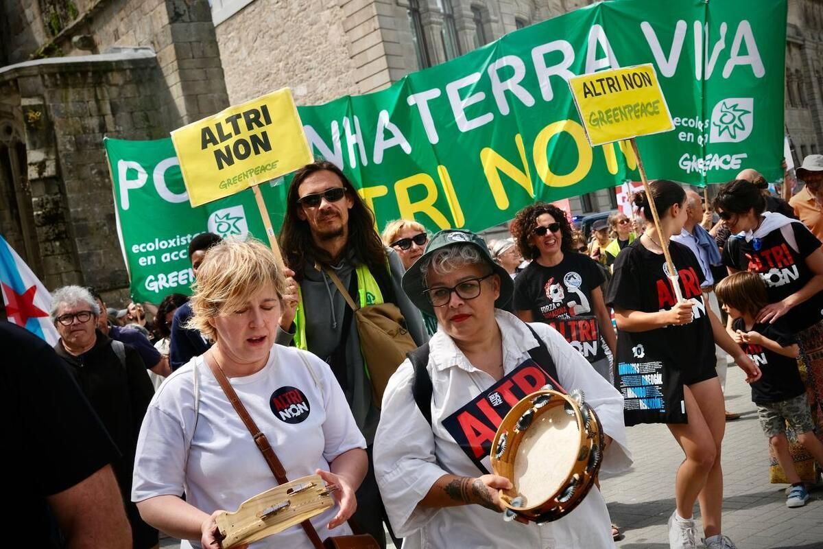 Marcha contra las celulosas de ENCE y ALTRI