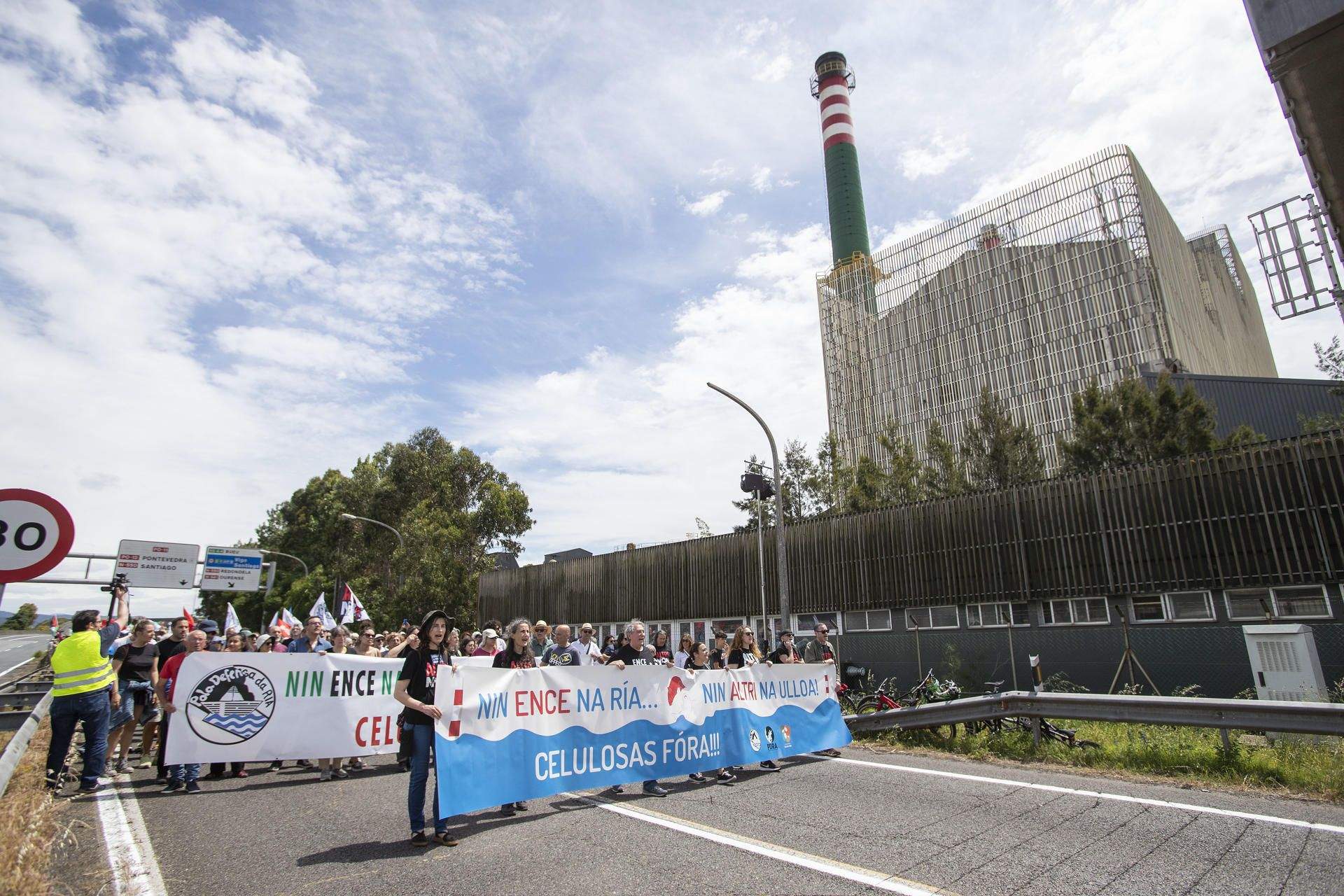 Marcha contra las celulosas de ENCE y ALTRI