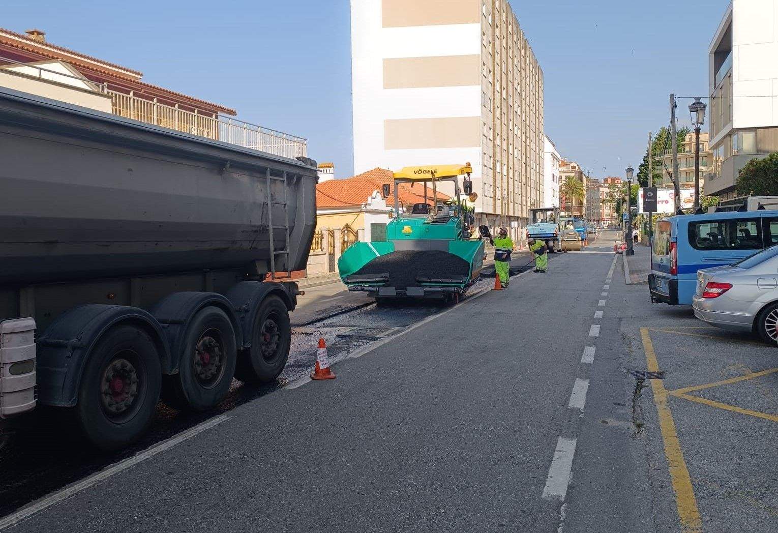 Traballos de asfaltado na Avenida de León