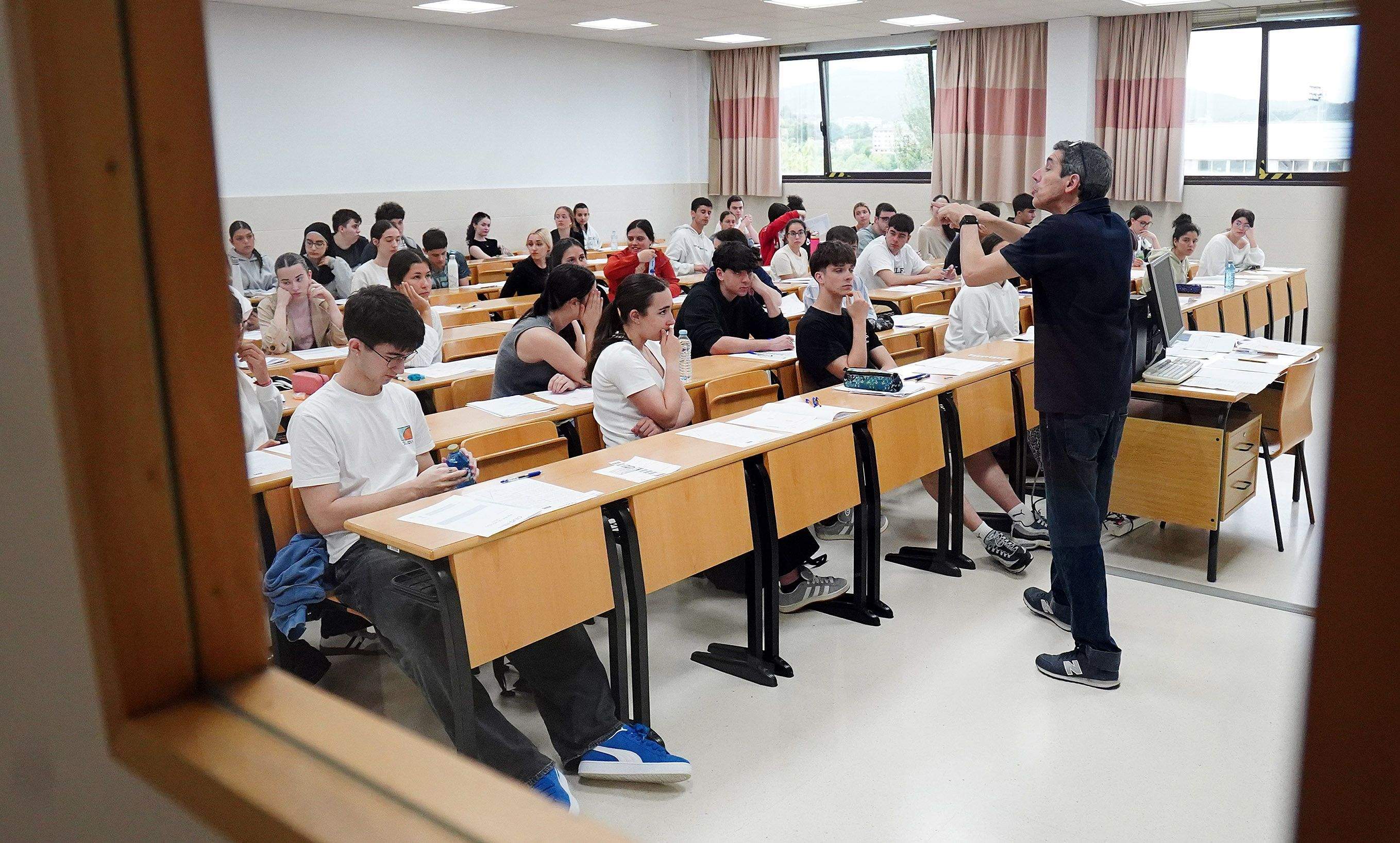 Probas da PAU, a nova selectividade, no campus de Pontevedra Probas da PAU, a nova selectividade, no campus de Pontevedra