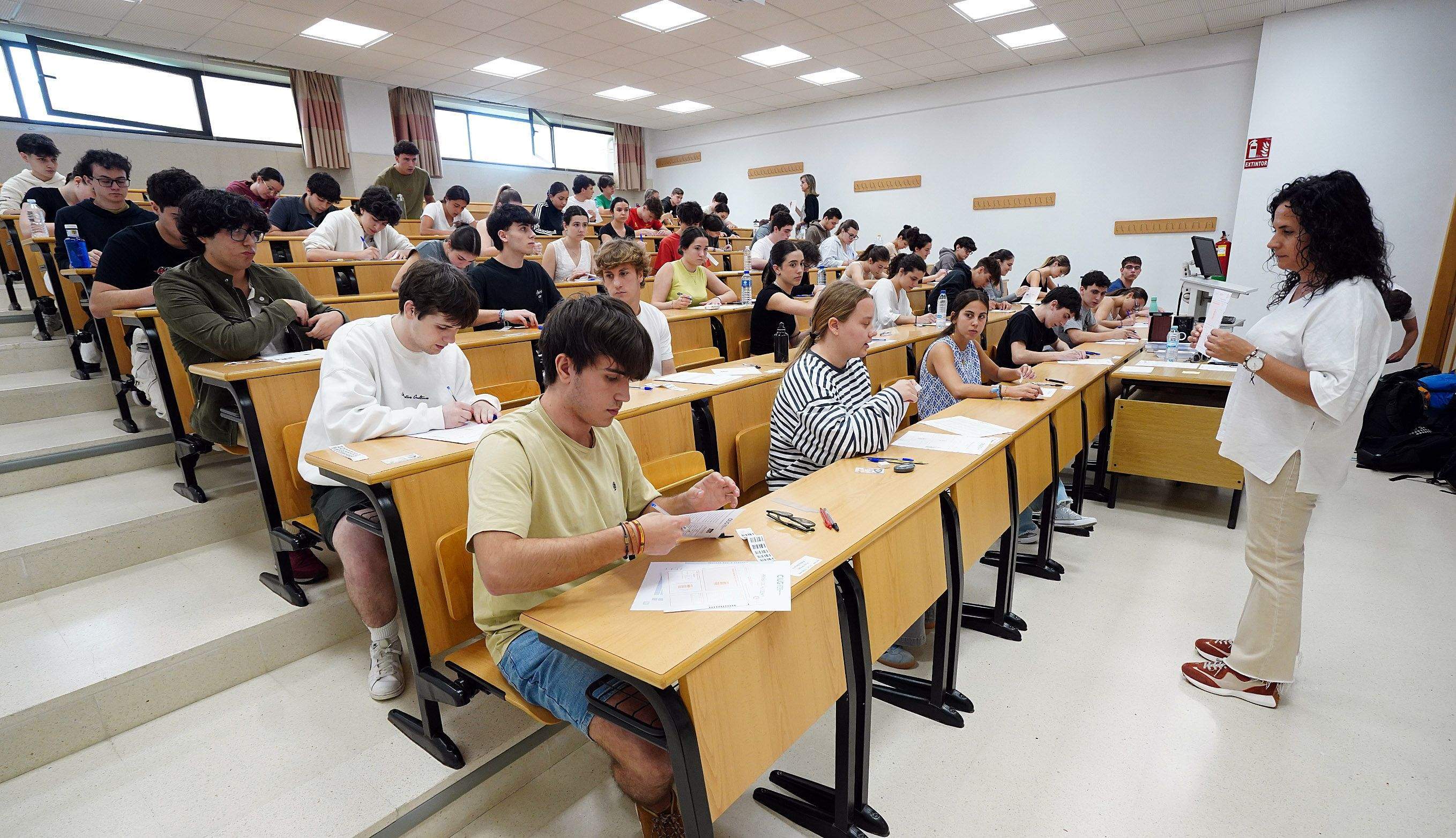 Probas da PAU, a nova selectividade, no campus de Pontevedra Probas da PAU, a nova selectividade, no campus de Pontevedra