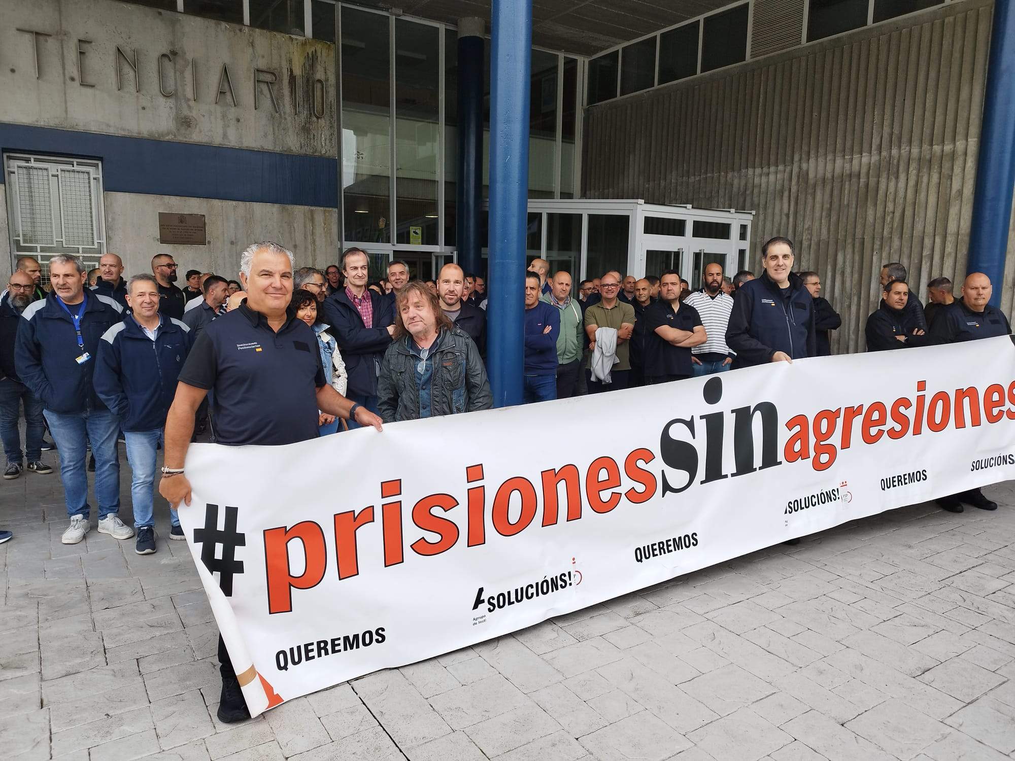 Concentración de funcionarios de prisións na Lama