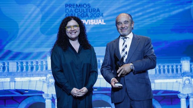 Julio Casal, tras recibir uno de los Premios da Cultura Galega 2024 Julio Casal, tras recibir uno de los Premios da Cultura Galega 2024