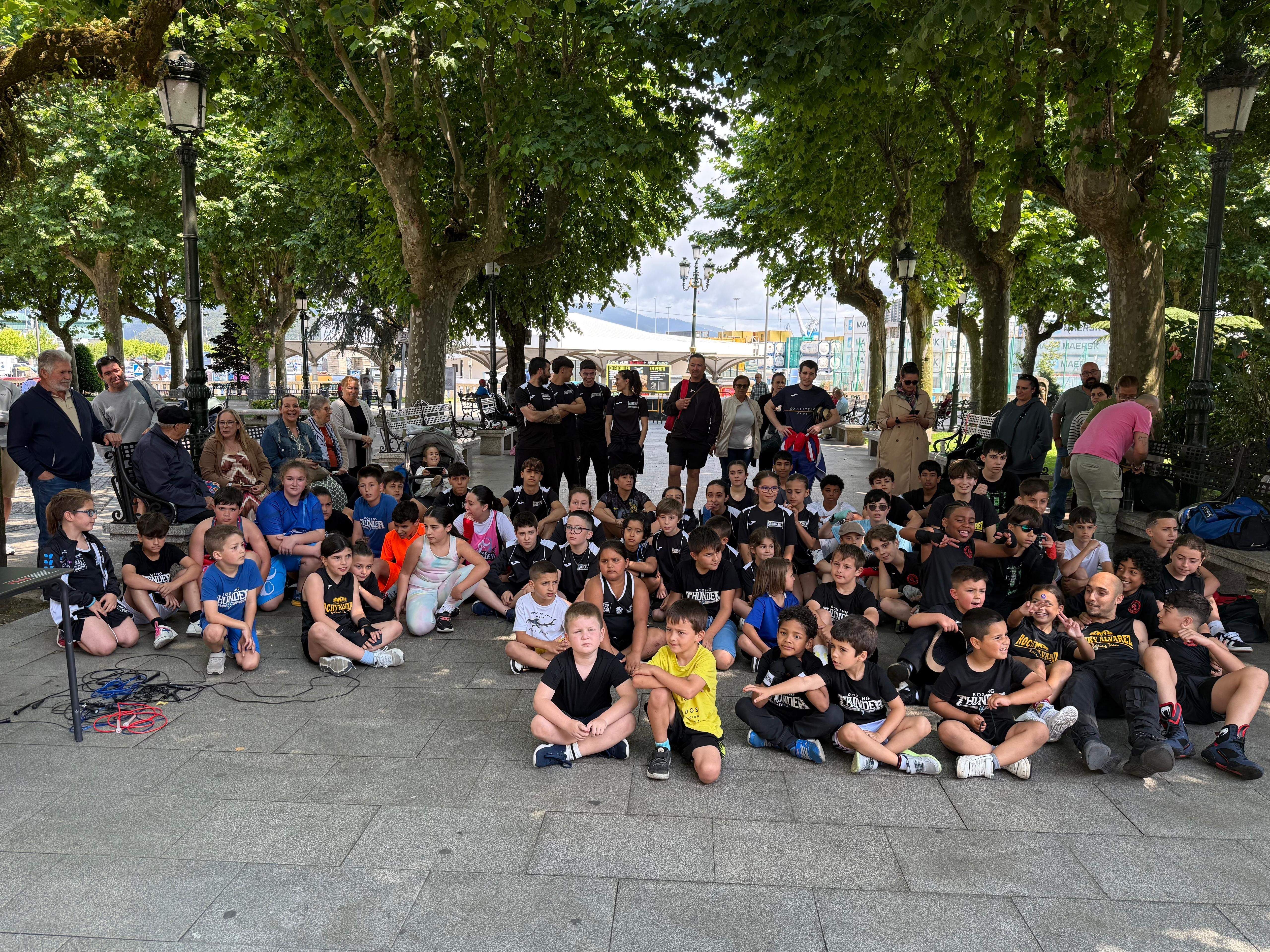 Participantes del Torneo Formas 'Pequenos Guerreiros' de boxeo en Marín