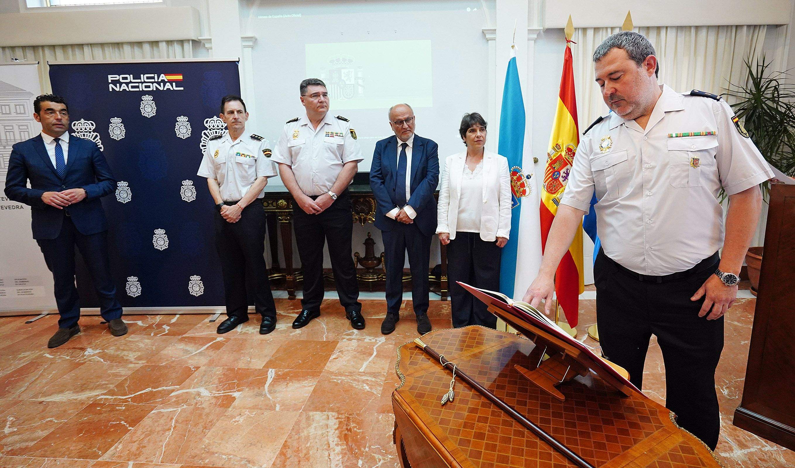 Toma de posesión de Javier de Santiago Laguillo como novo xefe da comisaría de Vilagarcía Toma de posesión de Javier de Santiago Laguillo como novo xefe da comisaría de Vilagarcía