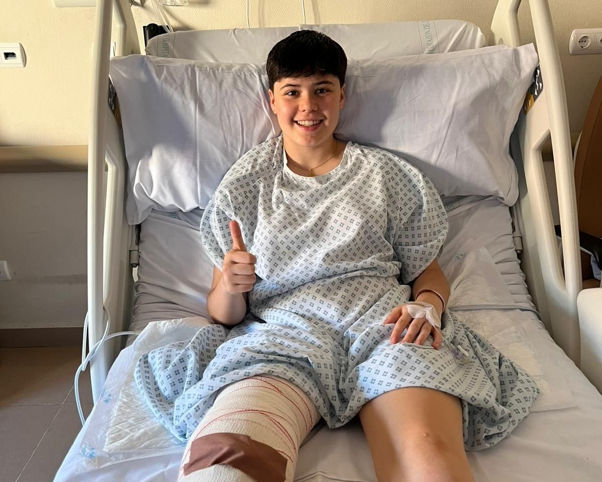 Miri, tras ser operada de su rodilla derecha