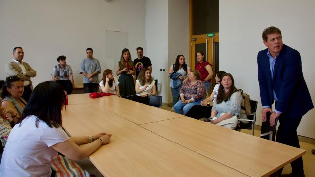 Reunión de pais e nais do CEIP San Clemente co portavoz do PSOE