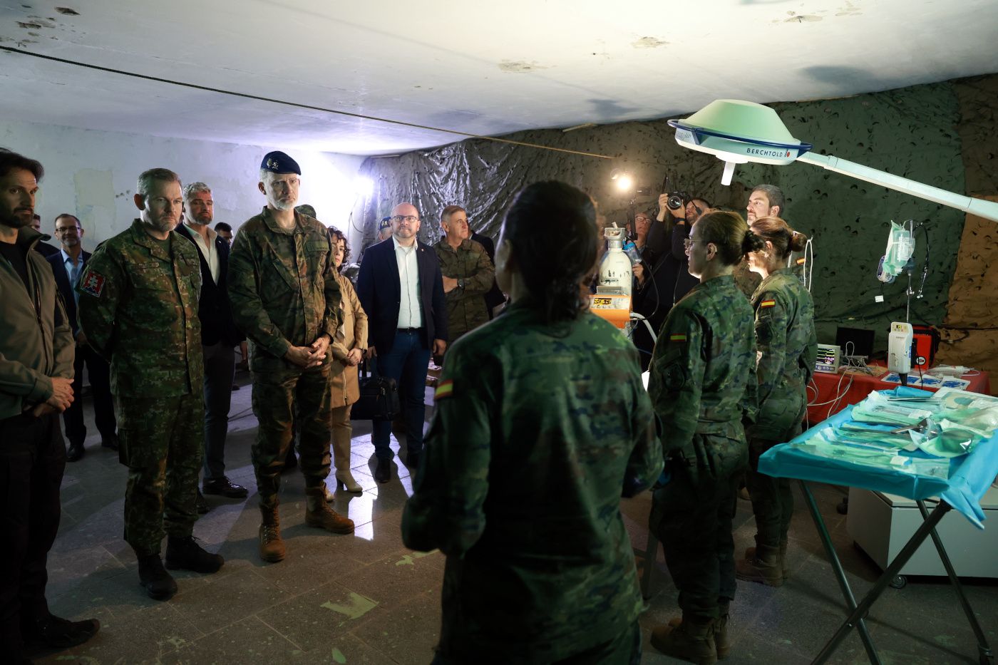 Visita del Rey a los contingentes del ejército en Rumanía y Eslovaquia Visita del Rey a los contingentes del ejército en Rumanía y Eslovaquia