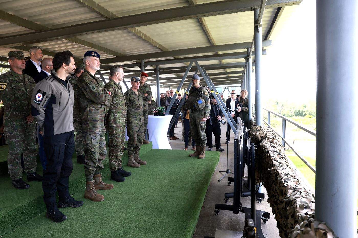 Visita del Rey a los contingentes del ejército en Rumanía y Eslovaquia Visita del Rey a los contingentes del ejército en Rumanía y Eslovaquia