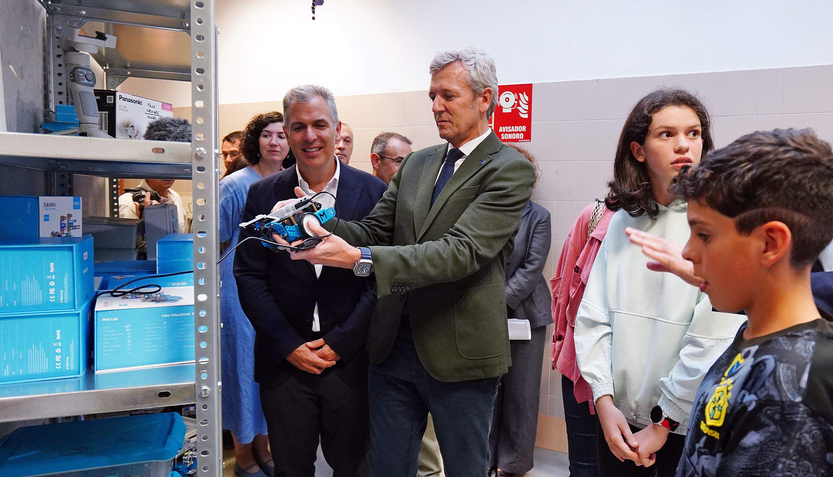 Visita de Alfonso Rueda ás obras no CEIP Froebel Visita de Alfonso Rueda ás obras no CEIP Froebel