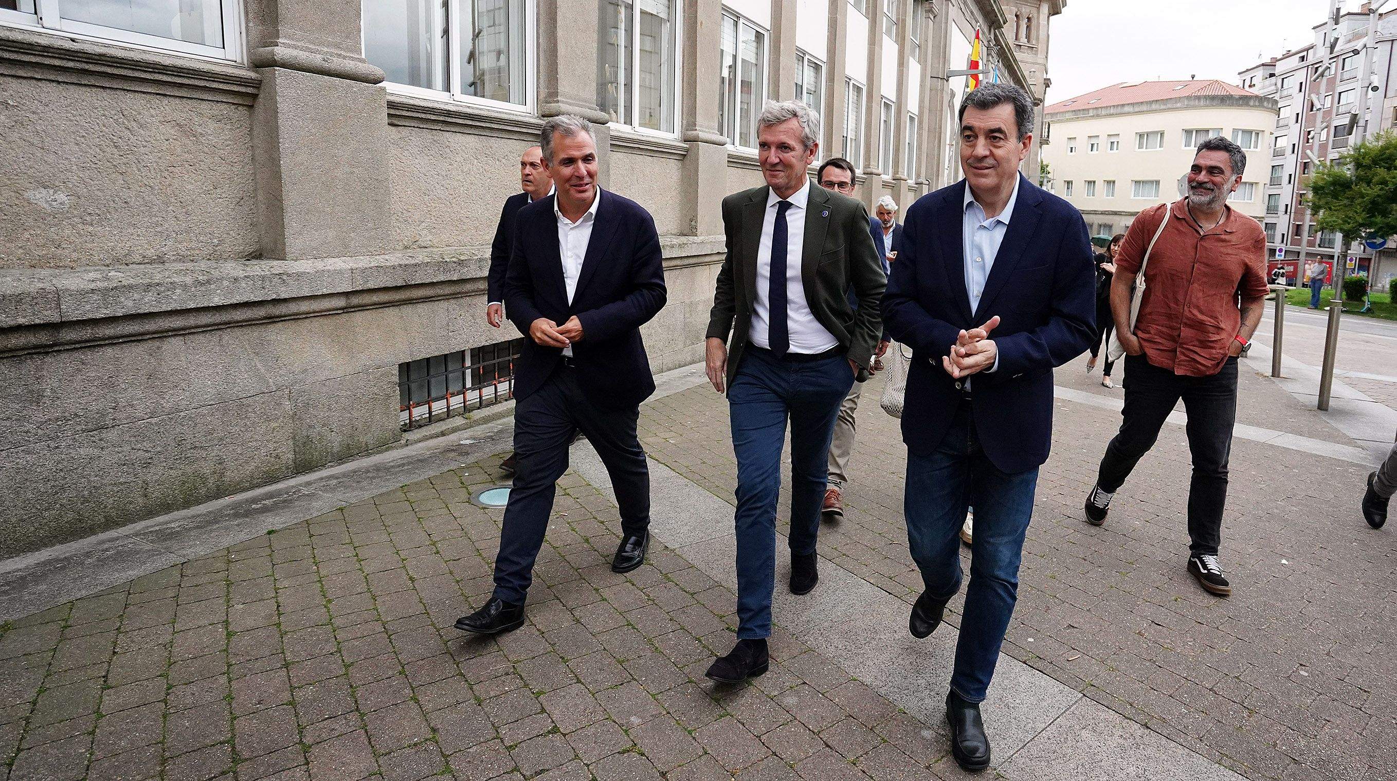 Visita de Alfonso Rueda ás obras no CEIP Froebel Visita de Alfonso Rueda ás obras no CEIP Froebel