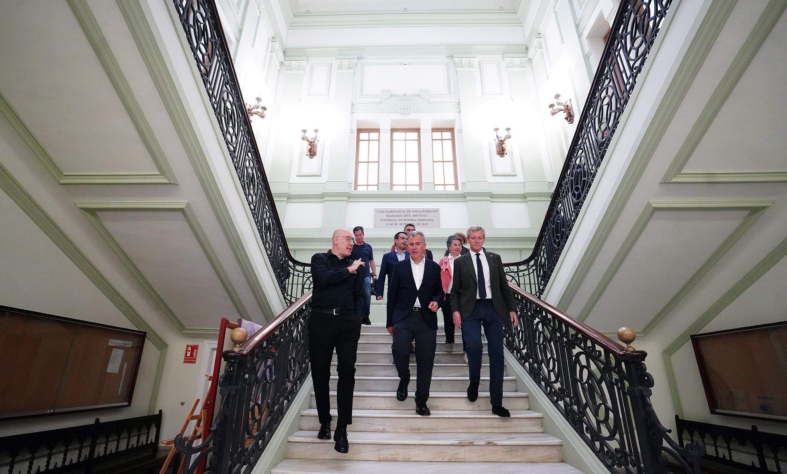Visita de Alfonso Rueda ás obras no IES Valle-Inclán Visita de Alfonso Rueda ás obras no IES Valle-Inclán