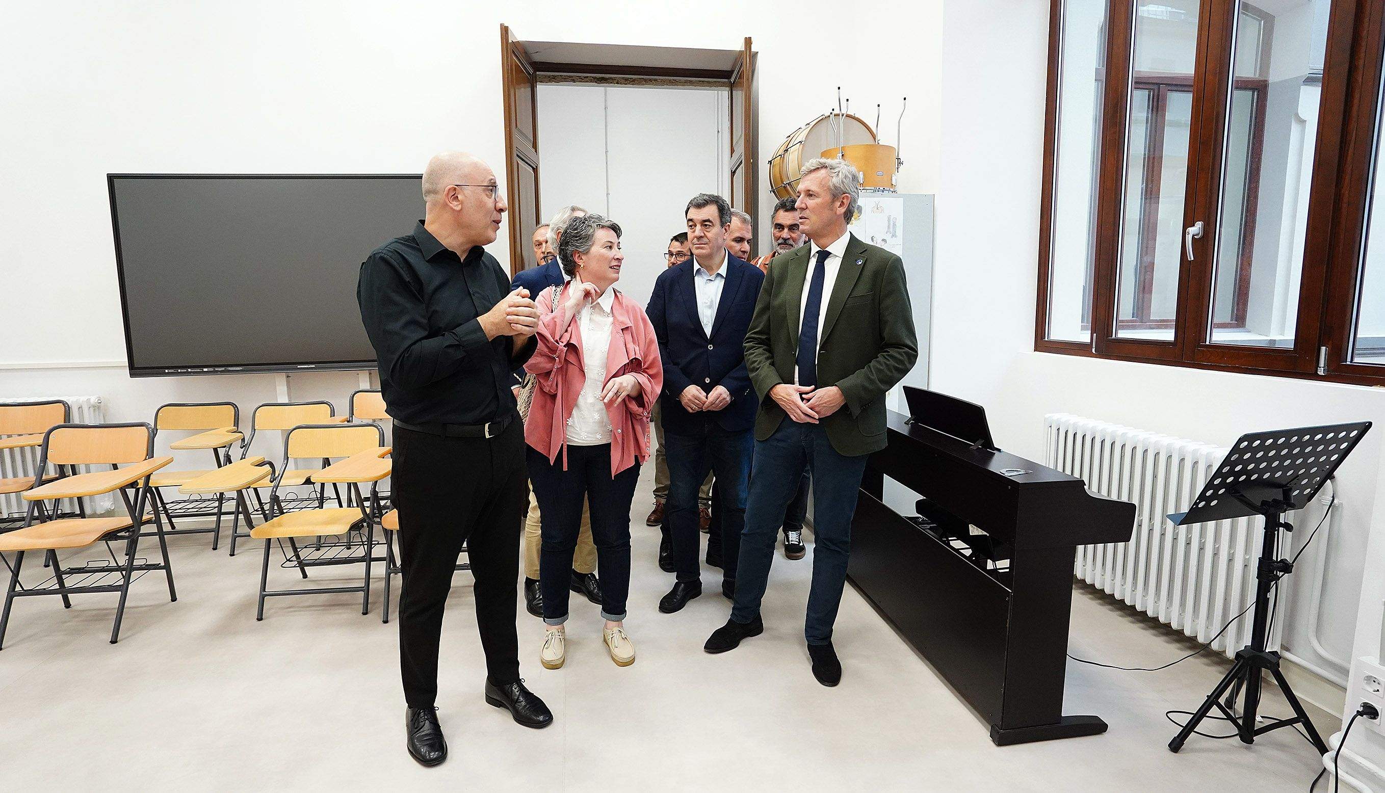 Visita de Alfonso Rueda ás obras no IES Valle-Inclán Visita de Alfonso Rueda ás obras no IES Valle-Inclán