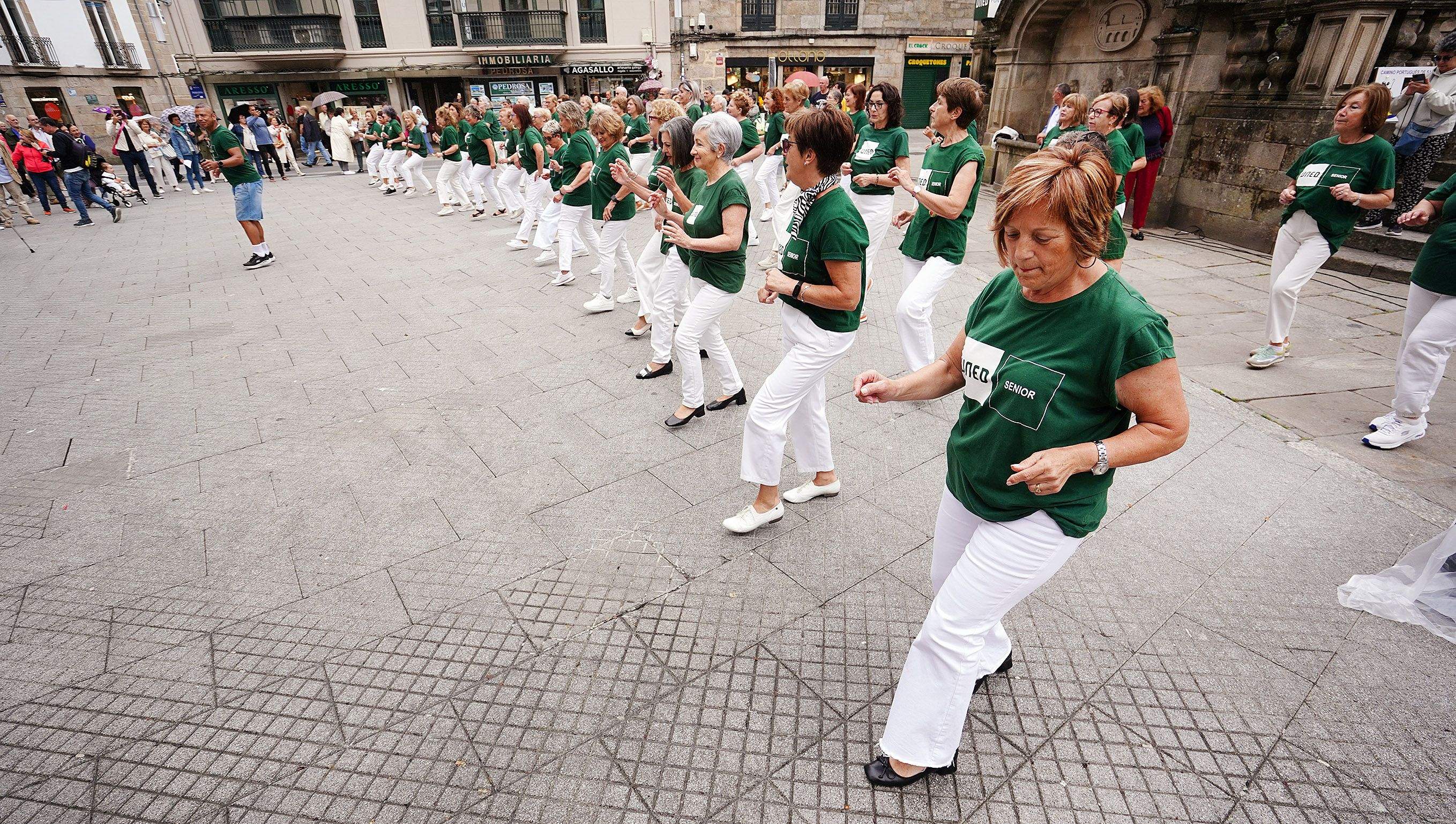 Exhibición de bailoterapia de la UNED Sénior