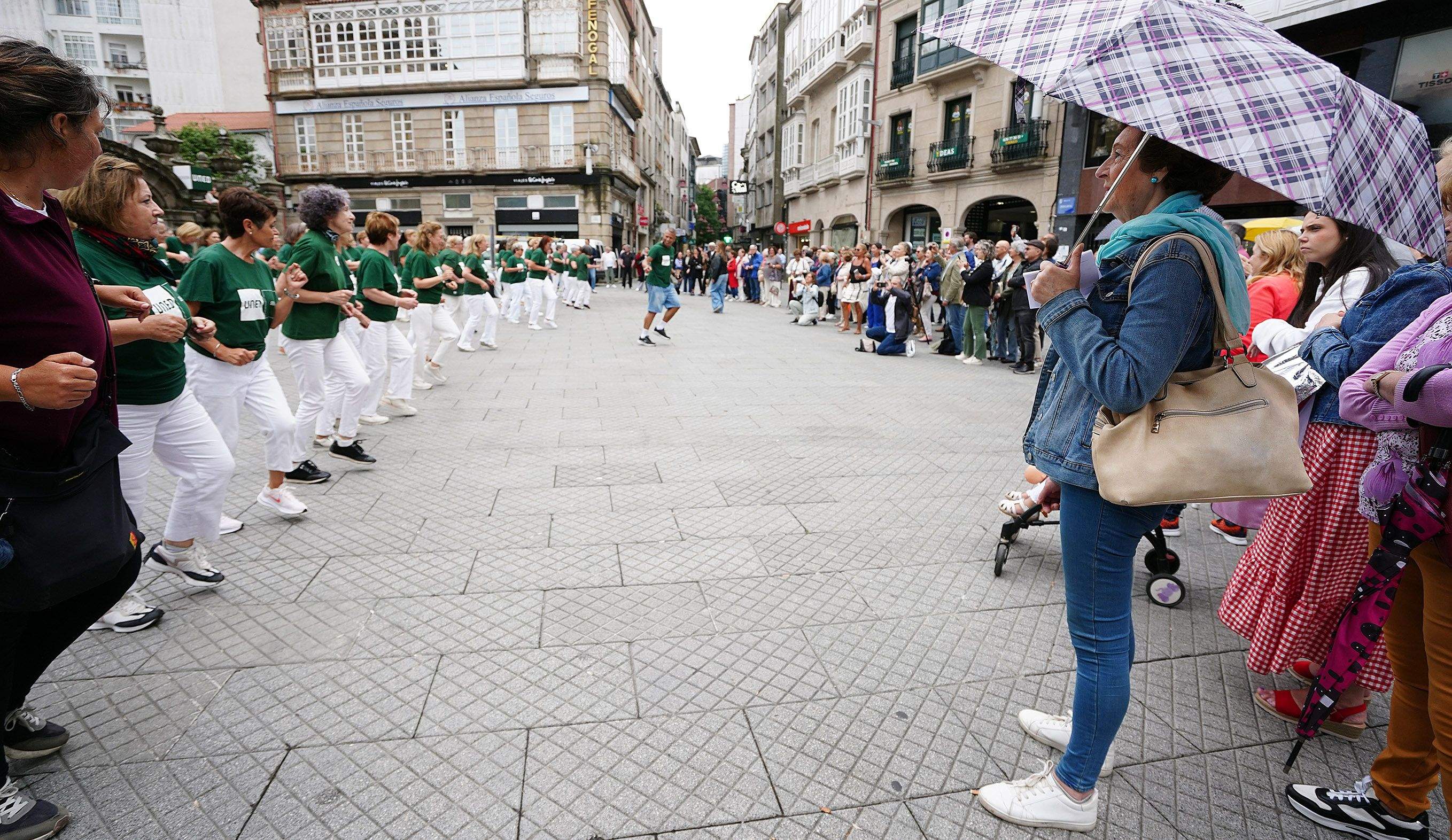 Exhibición de bailoterapia de la UNED Sénior